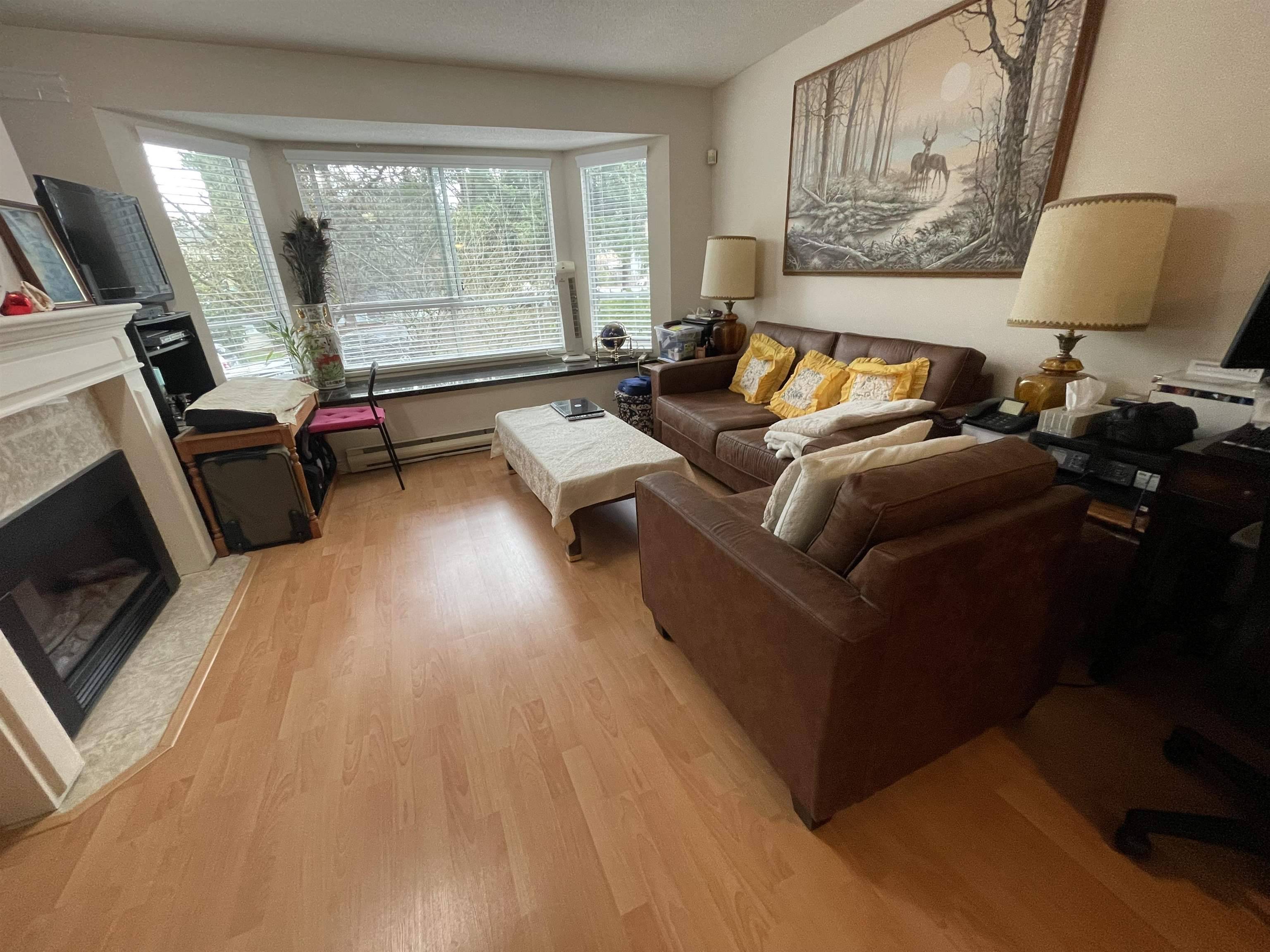 Burnaby, BC V3N 1T7,7184 Stride AVE #15