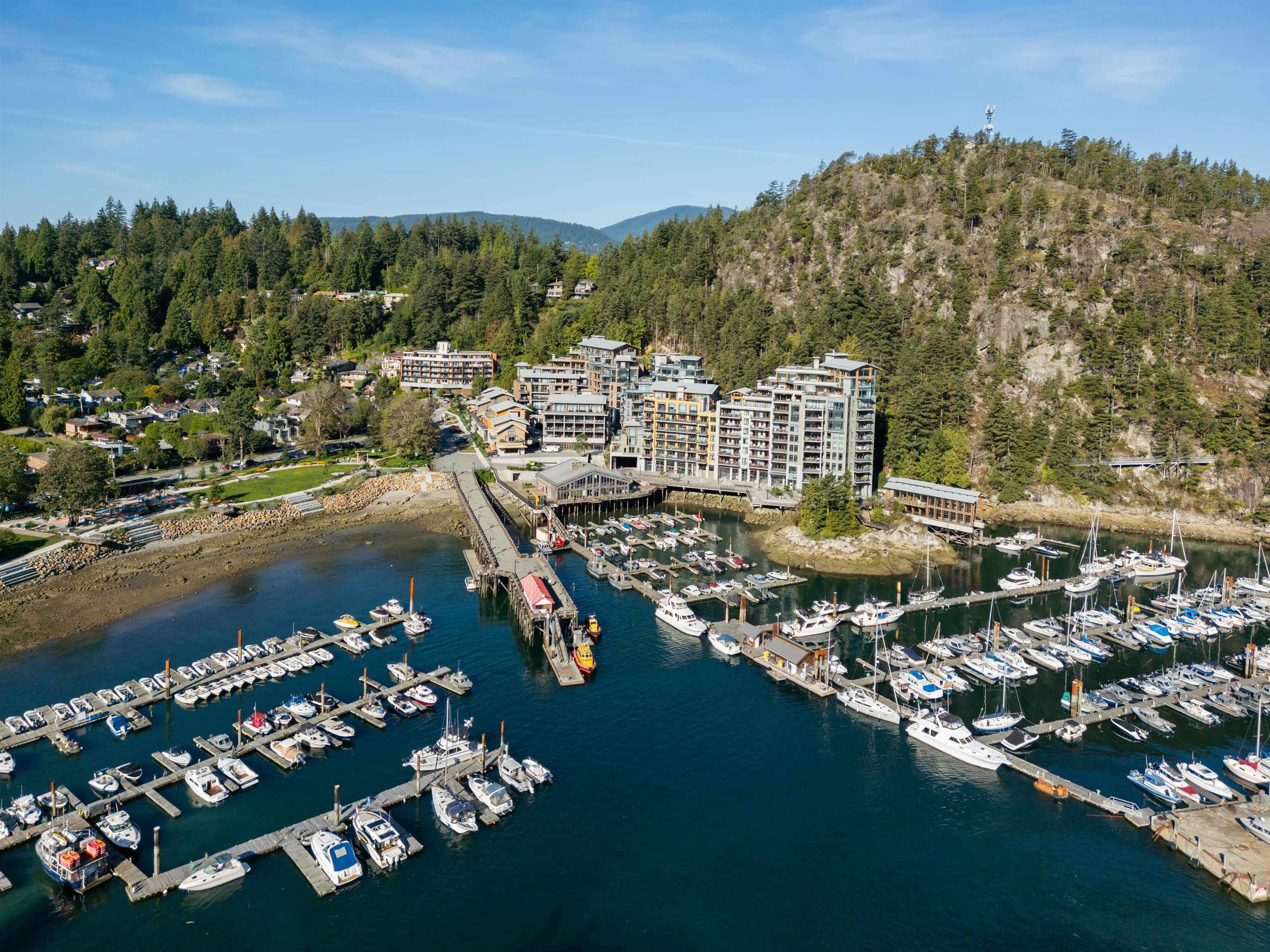 West Vancouver, BC V7W 2B2,6691 Nelson AVE #202