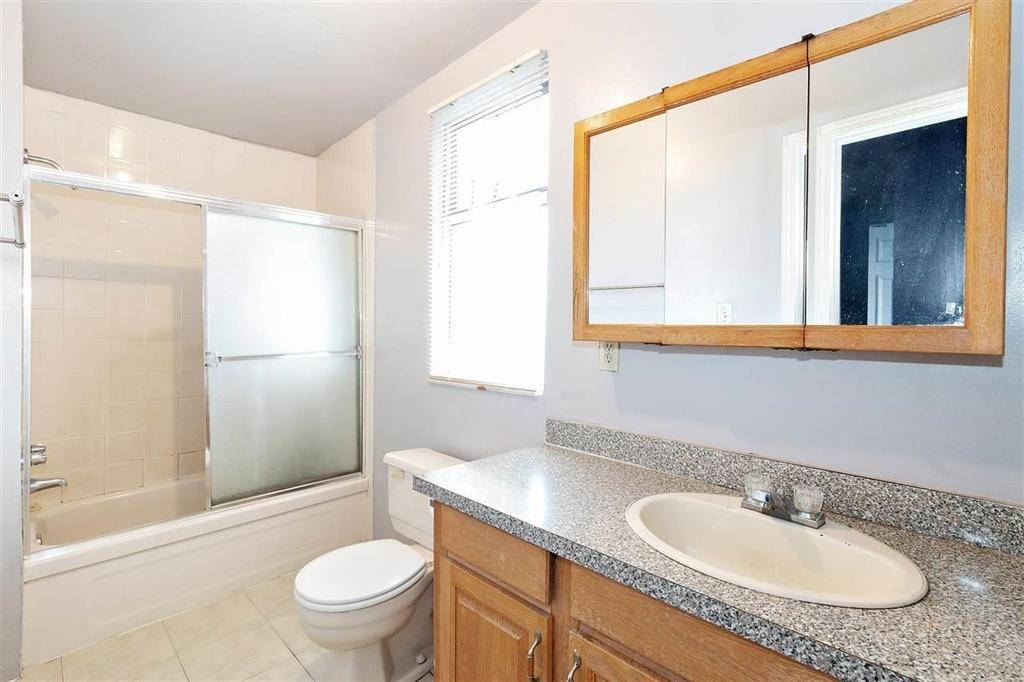 Port Coquitlam, BC V3C 1R2,1985 Pitt River RD