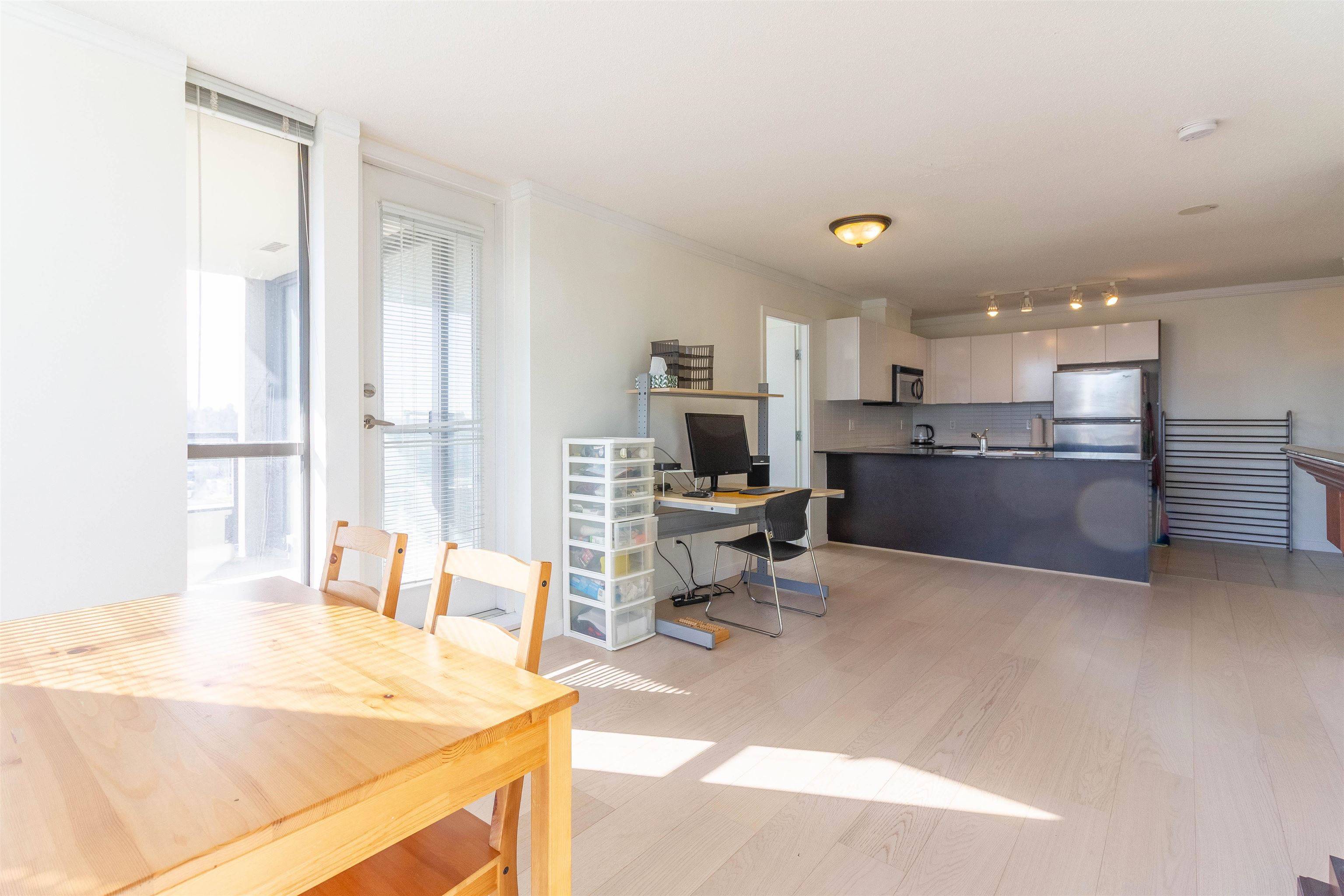 Burnaby, BC V5C 0A3,4118 Dawson ST #1906
