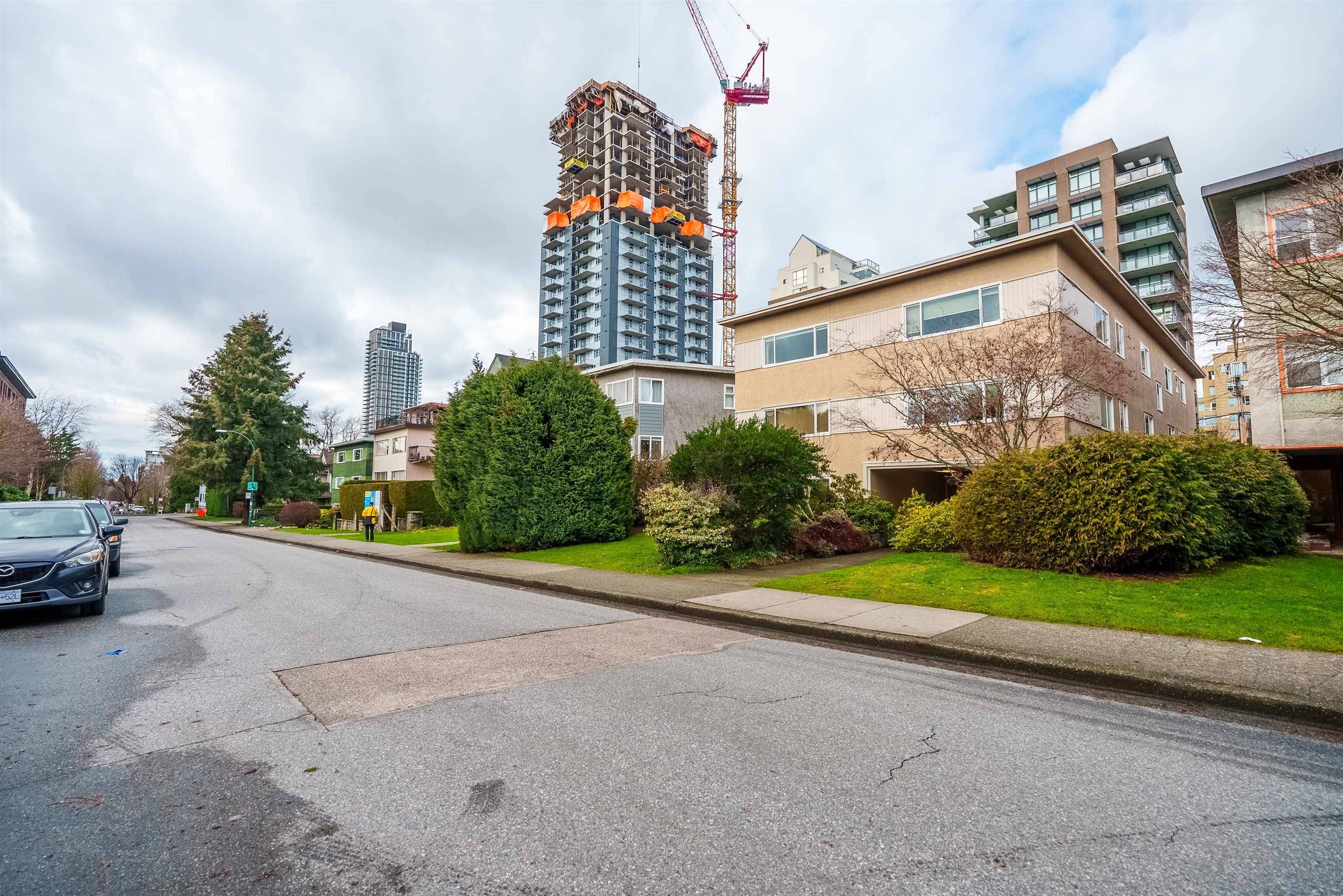 Vancouver, BC V6H 1J5,1235 W 10th AVE #2