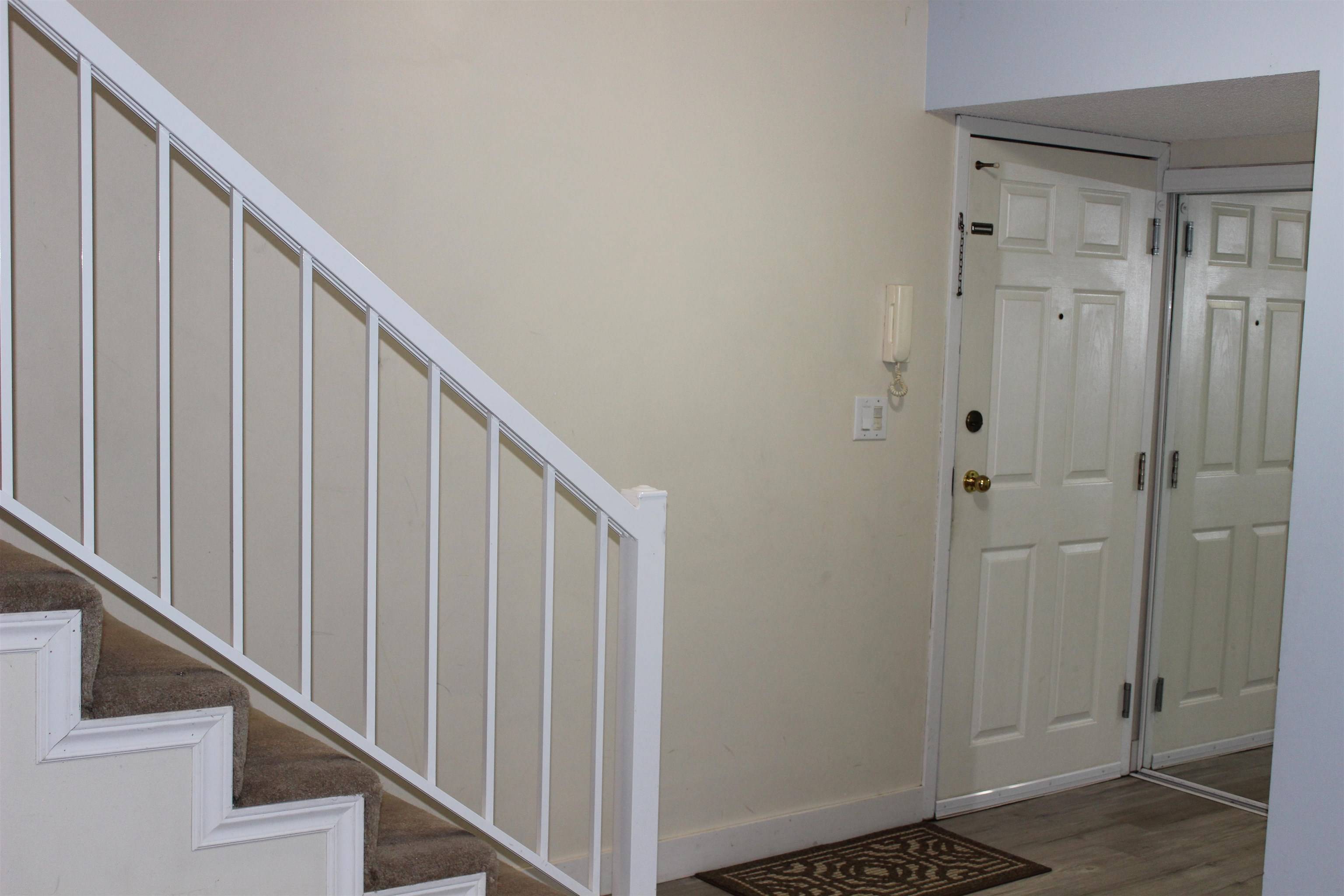 Surrey, BC V3W 7Z6,7165 133 ST #208