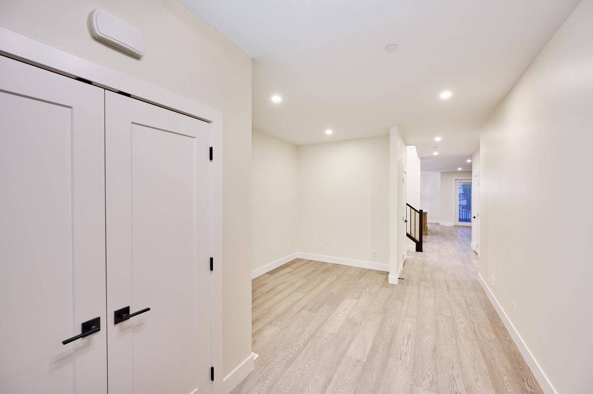 Maple Ridge, BC V2X 4A6,20351 123 AVE