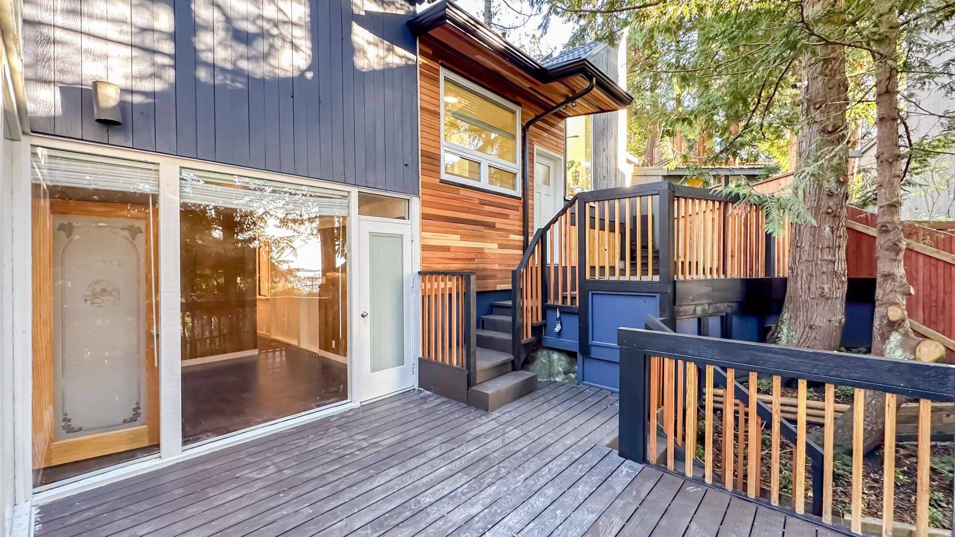 West Vancouver, BC V7W 1R5,5791 Telegraph TRL