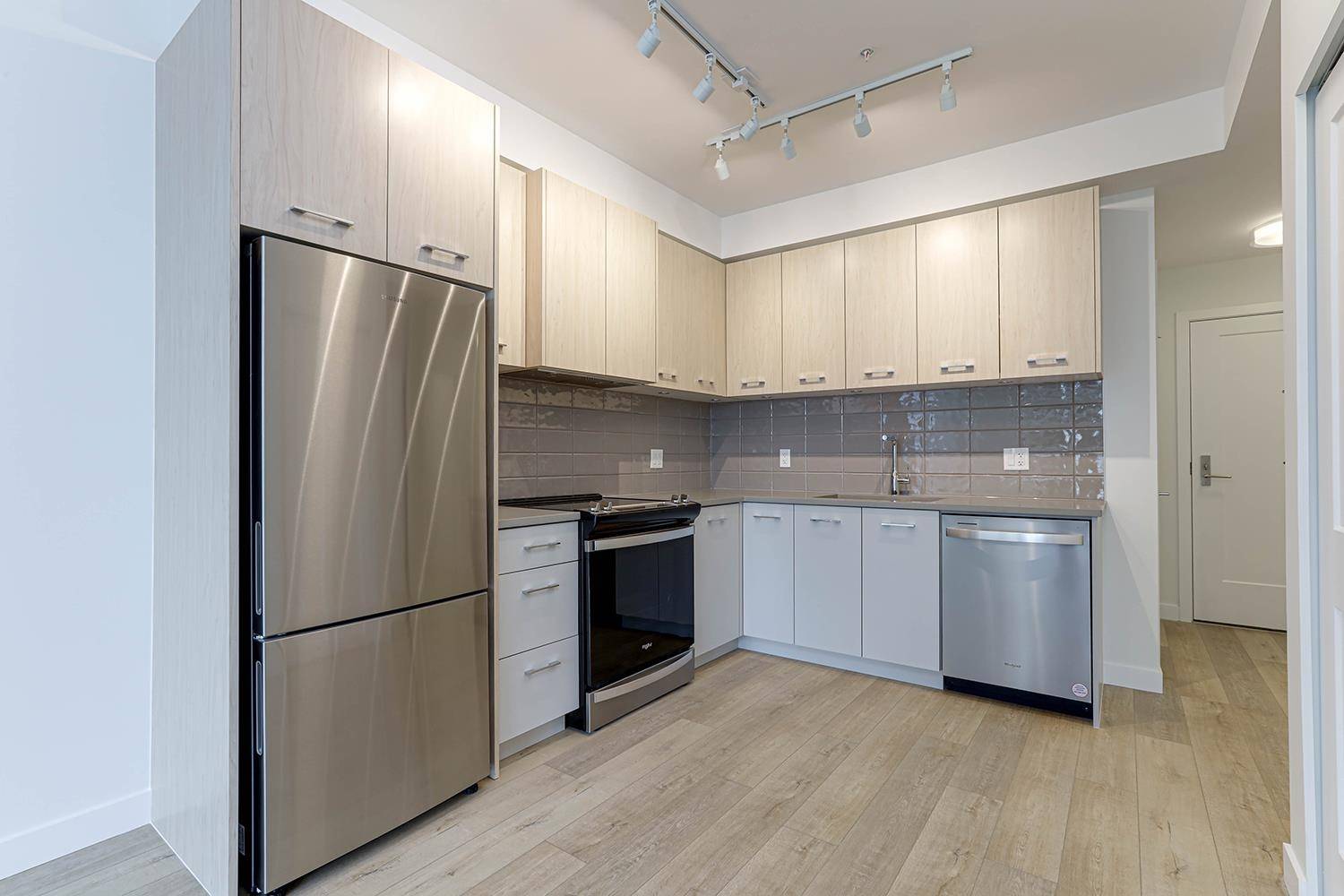 Vancouver, BC V5R 3J3,4933 Clarendon ST #411