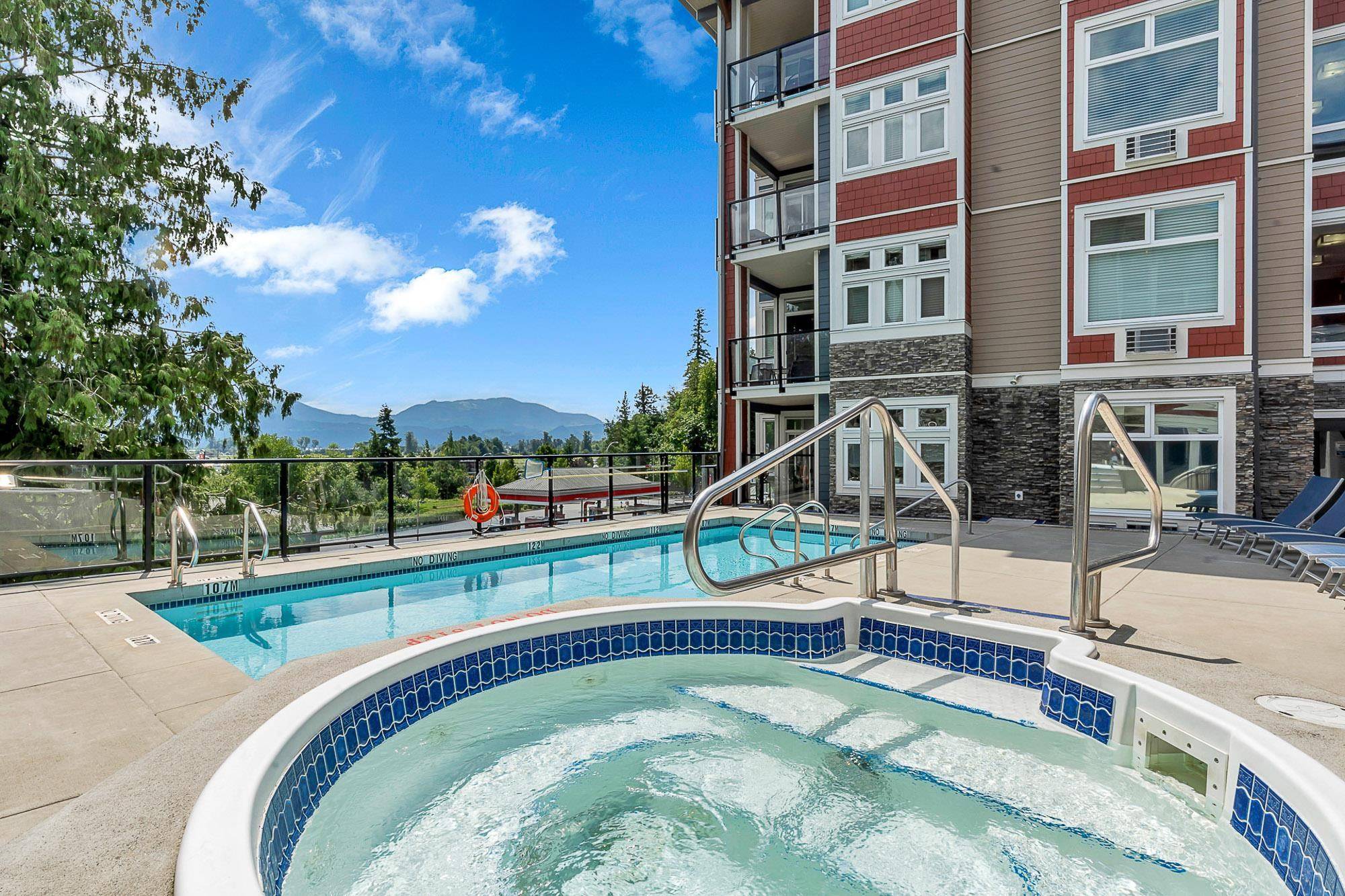 Abbotsford, BC V3G 0G3,2242 Whatcom RD #305