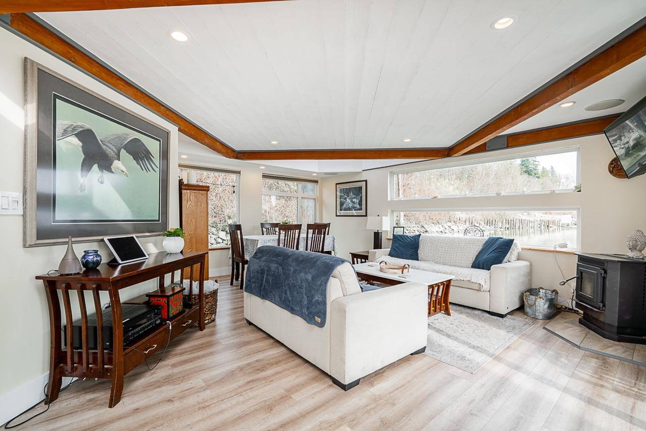 Maple Ridge, BC V3W 1G2,9850 240 ST