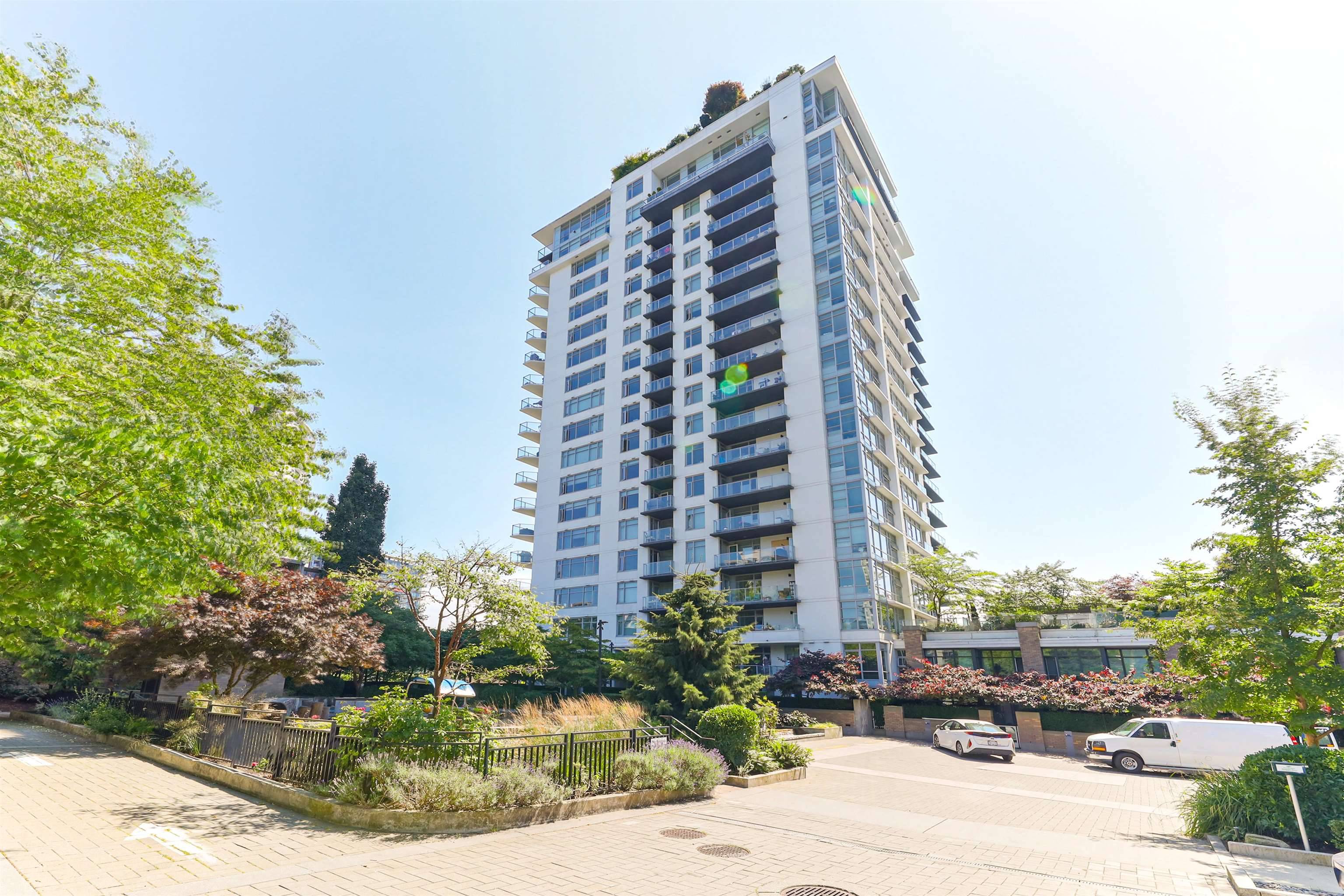 North Vancouver, BC V7M 0A7,158 W 13th ST #301