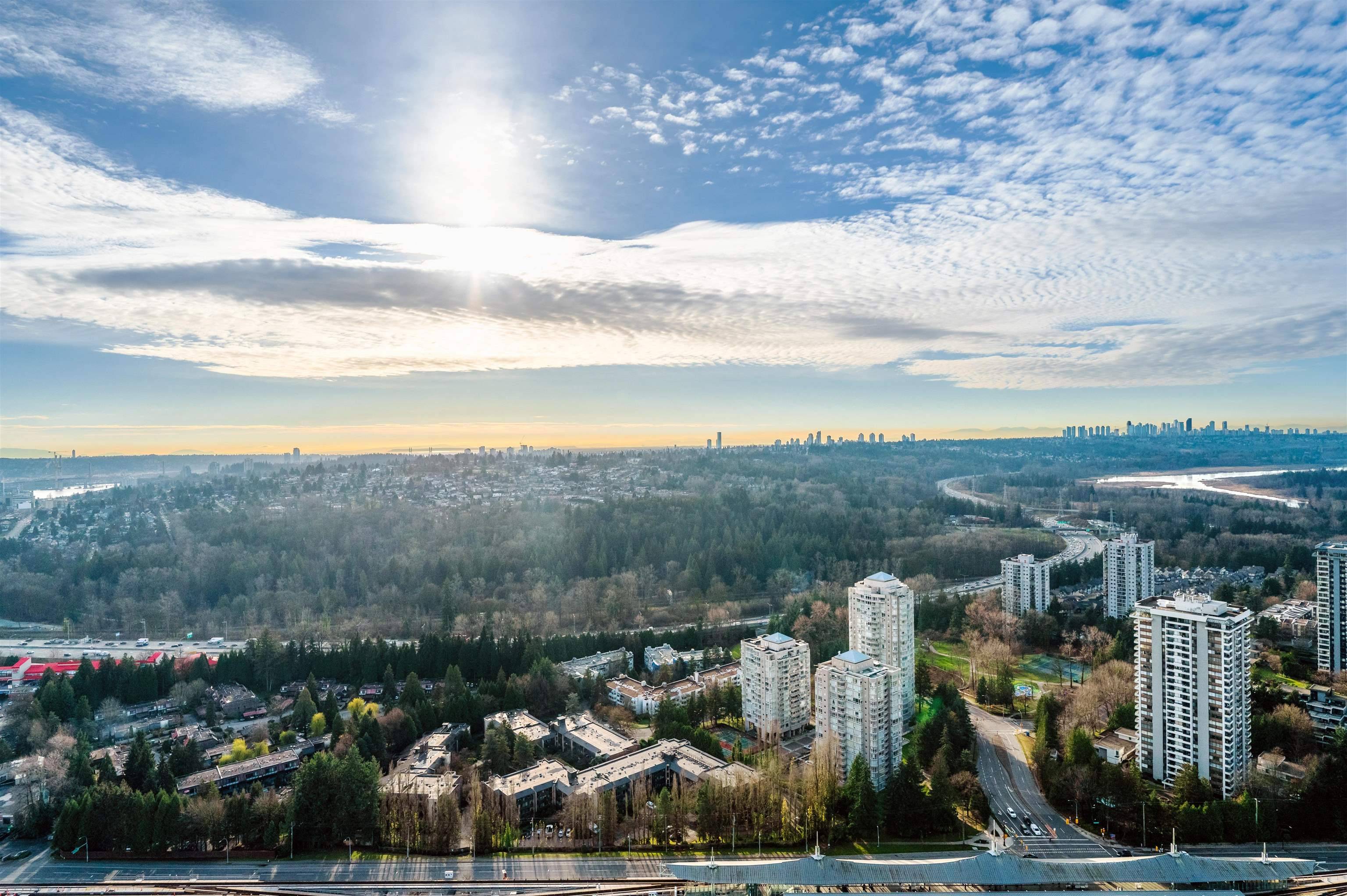 Burnaby, BC V3J 0M2,3833 Evergreen PL #3905