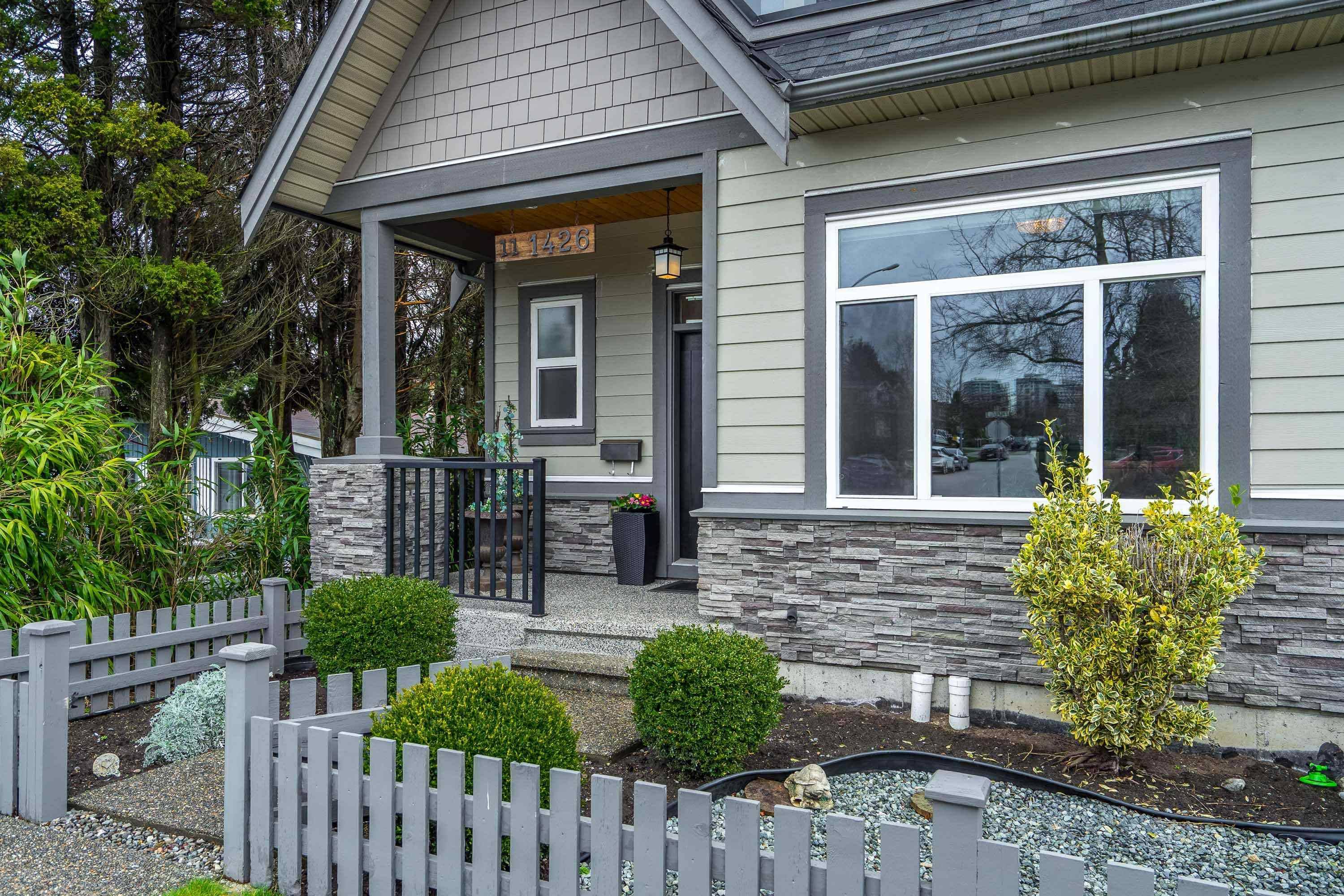 White Rock, BC V4B 4L5,1426 Finlay ST #11