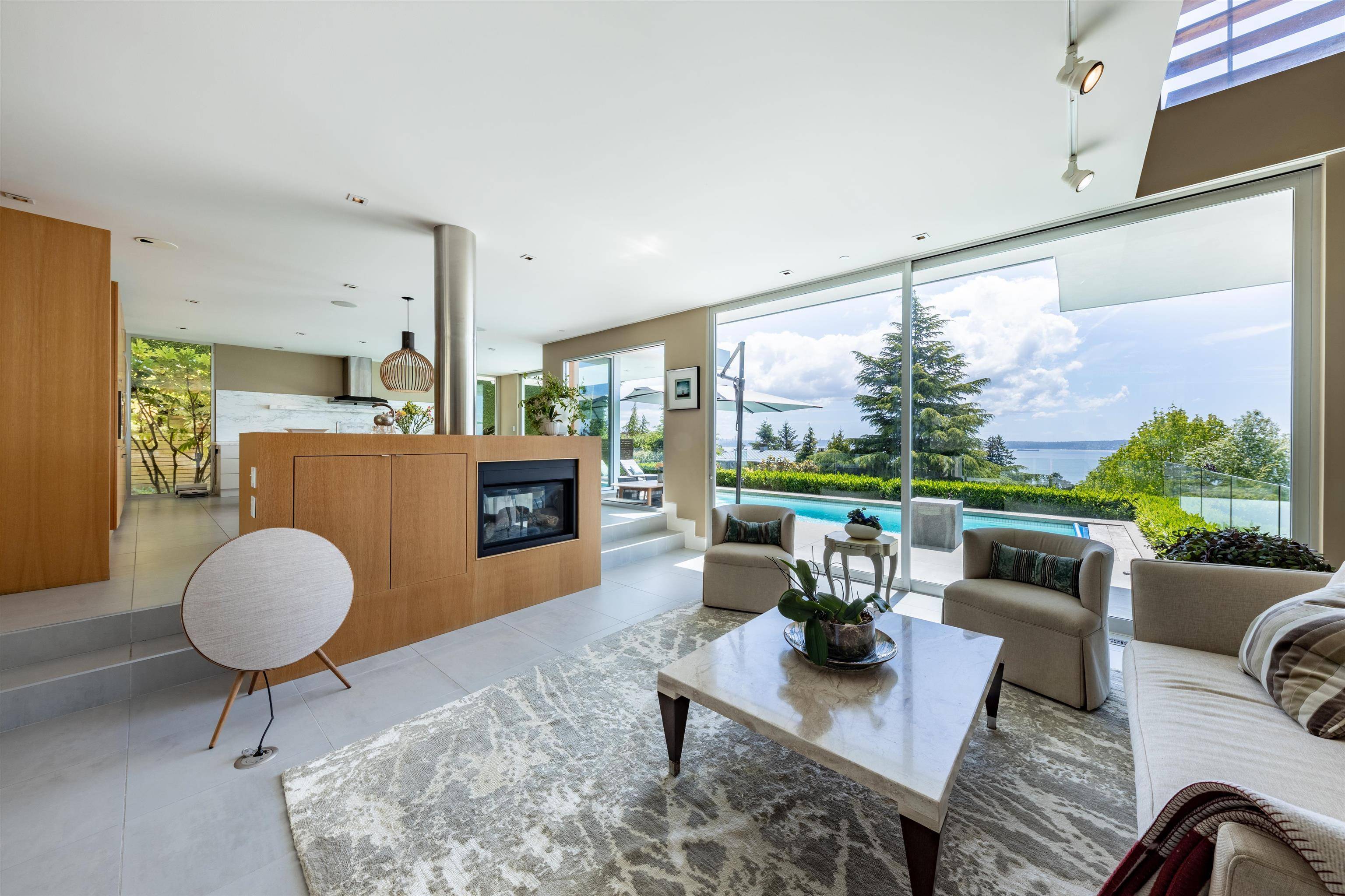 West Vancouver, BC V7W 1A6,4313 Rockridge RD