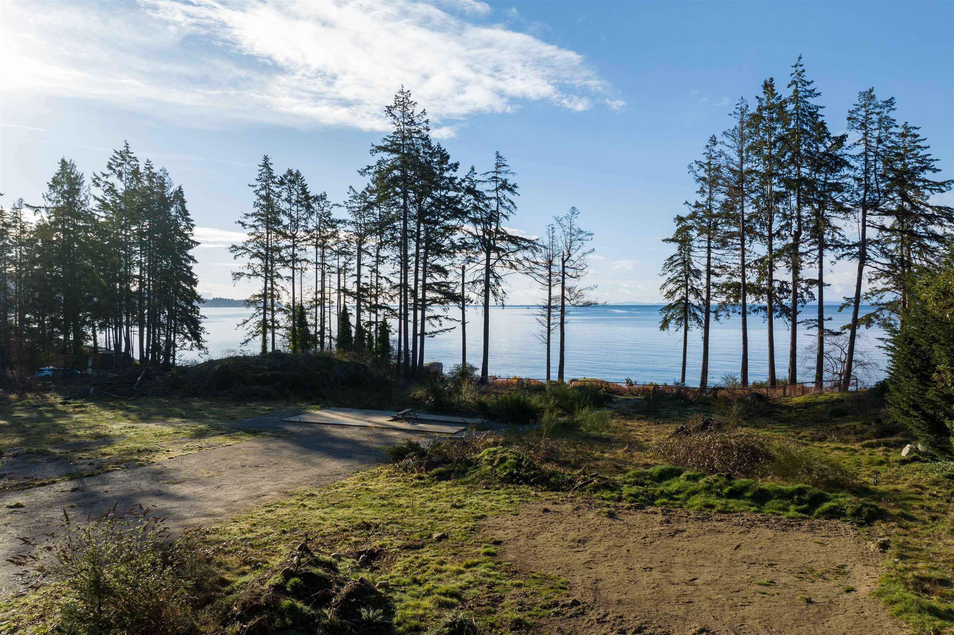 Sechelt, BC V0N 3A1,5845 Sunshine Coast HWY