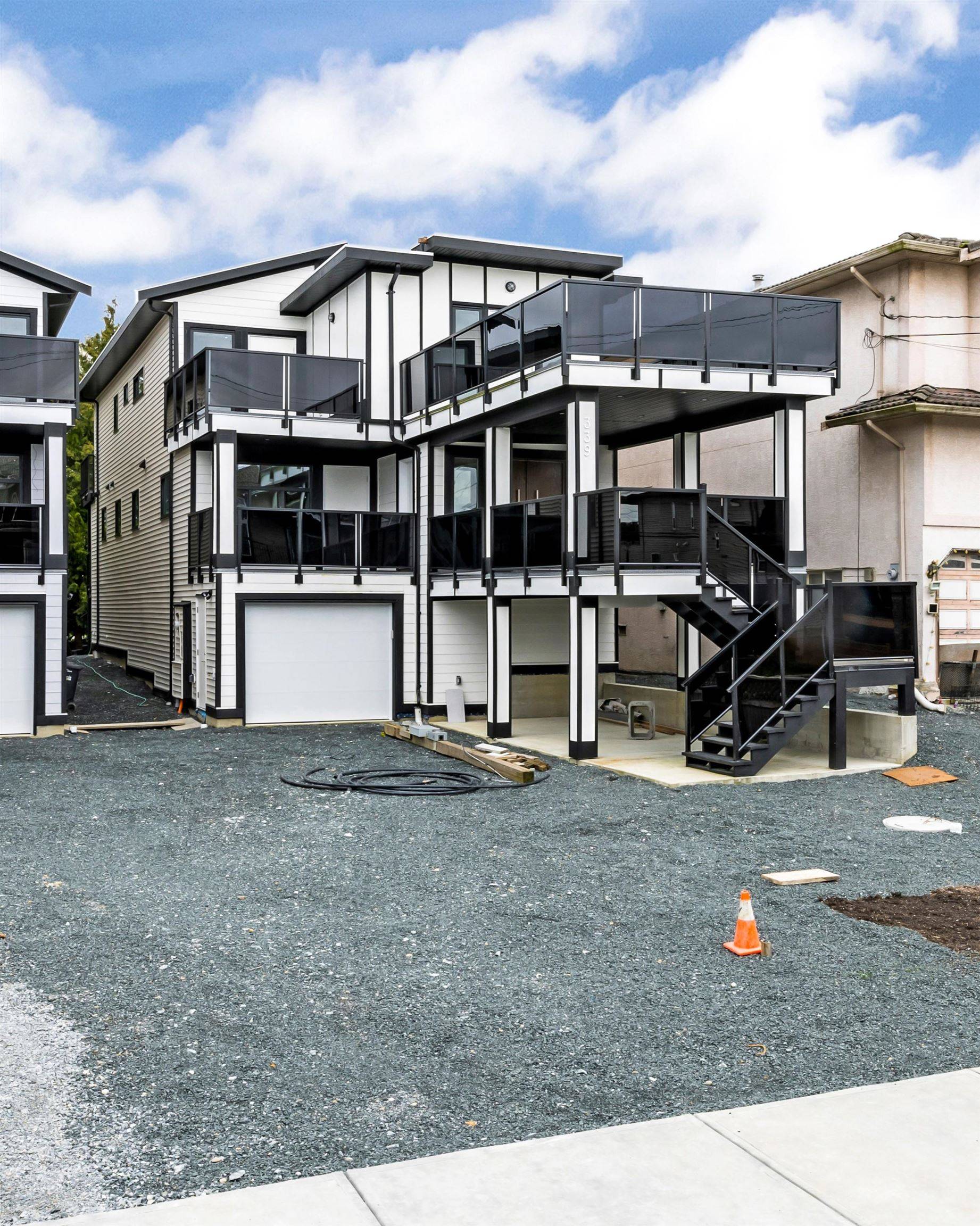 New Westminster, BC V3M 5H4,339 Johnston ST