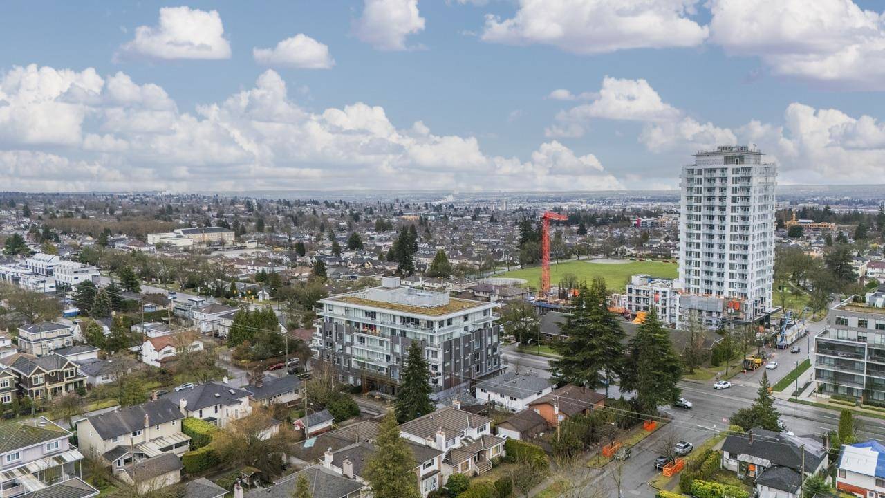 Vancouver, BC V5Y 3K1,5693 Elizabeth ST #408