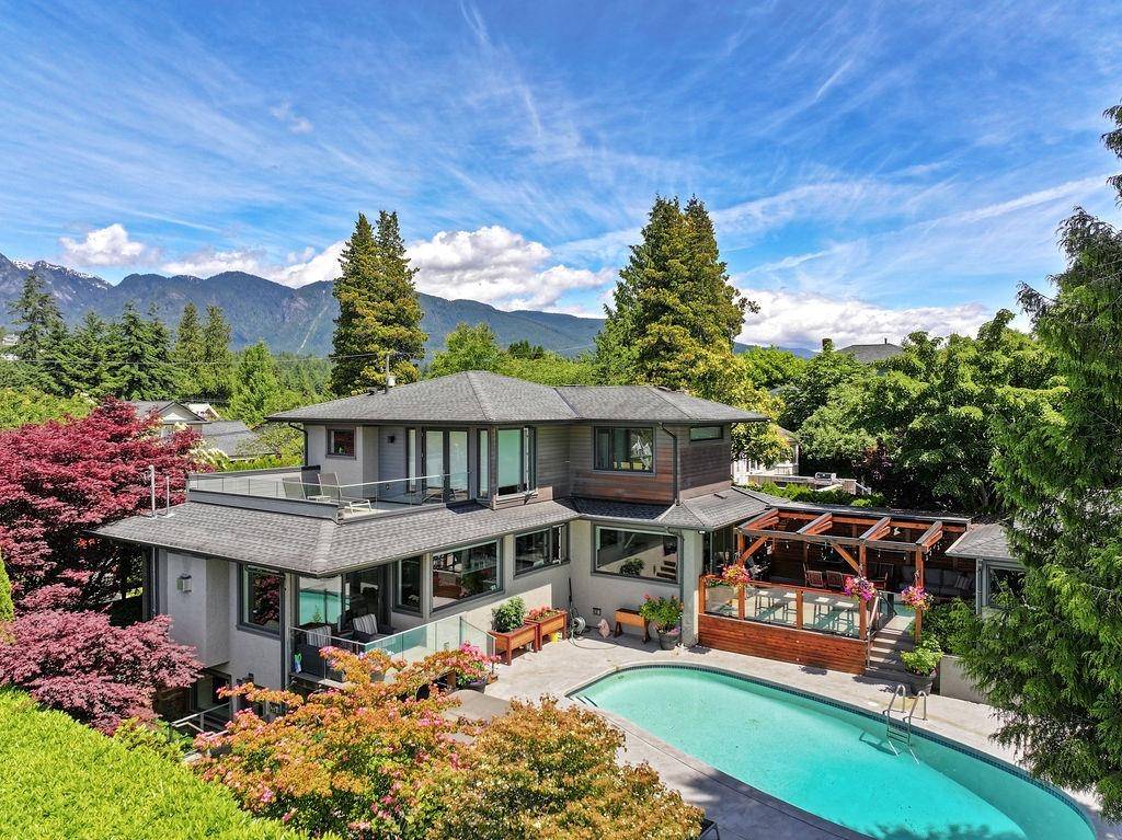 West Vancouver, BC V7T 2A4,990 Jefferson AVE