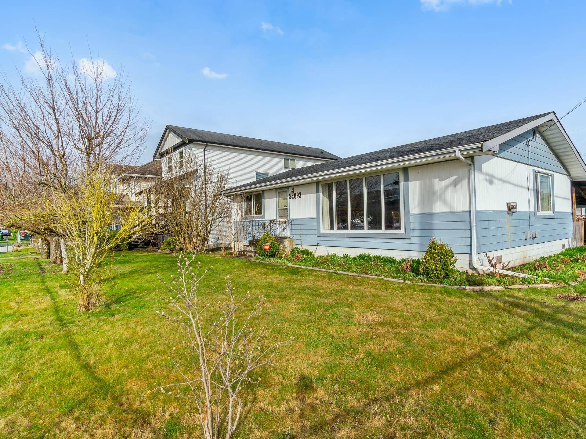 Abbotsford, BC V2S 8C1,34693 2 AVE