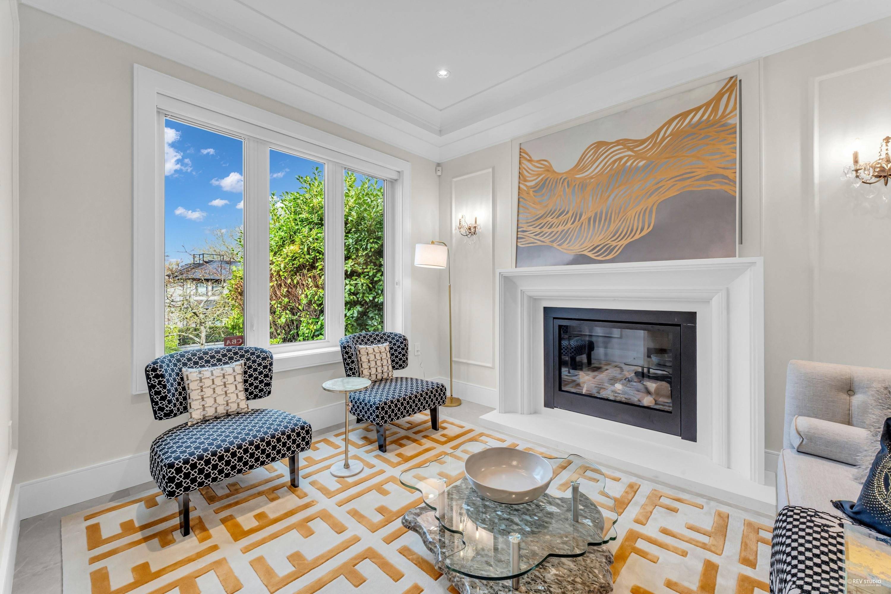 Vancouver, BC V6R 2L6,4112 11th AVE