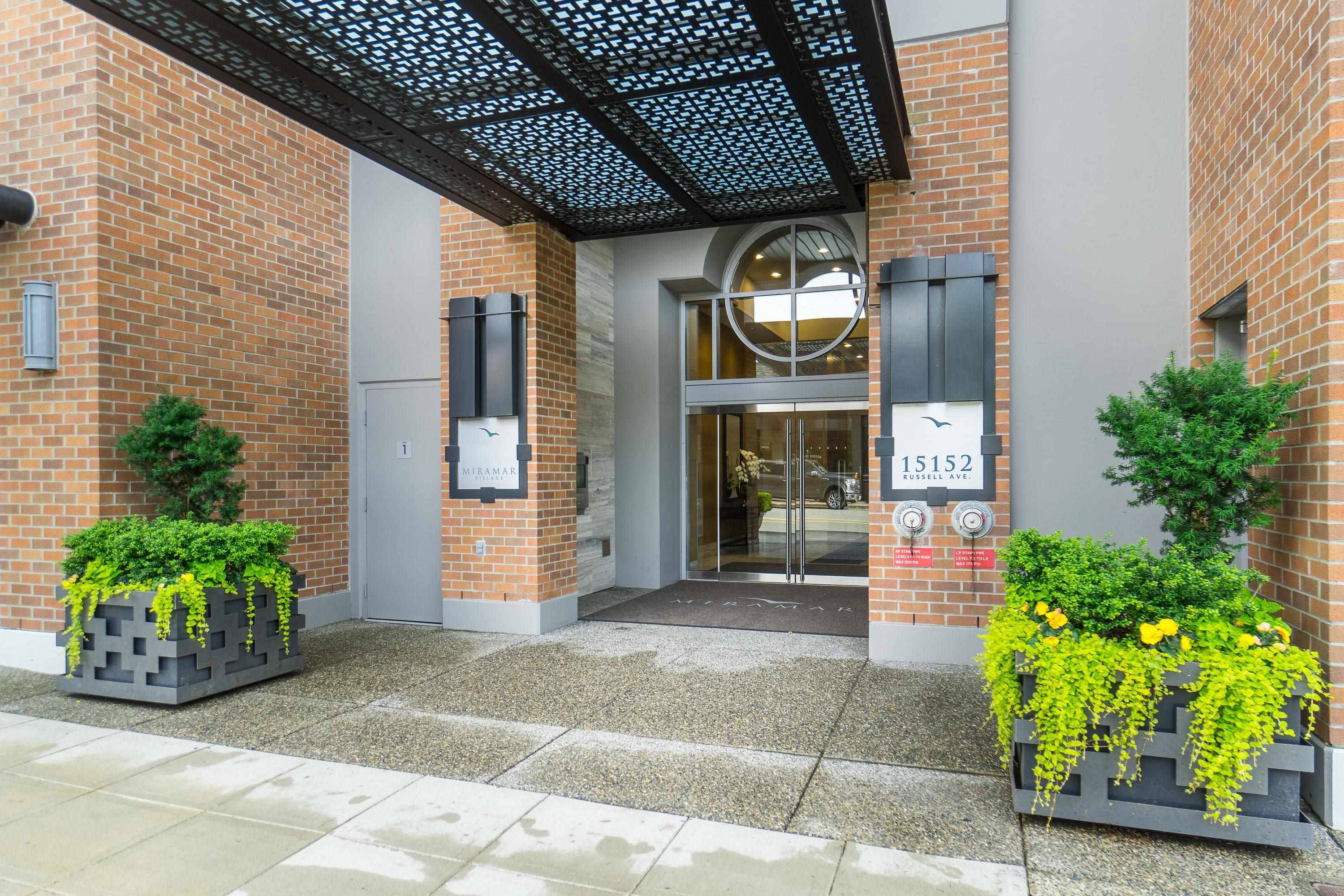 White Rock, BC V4B 0A3,15152 Russell AVE #1106