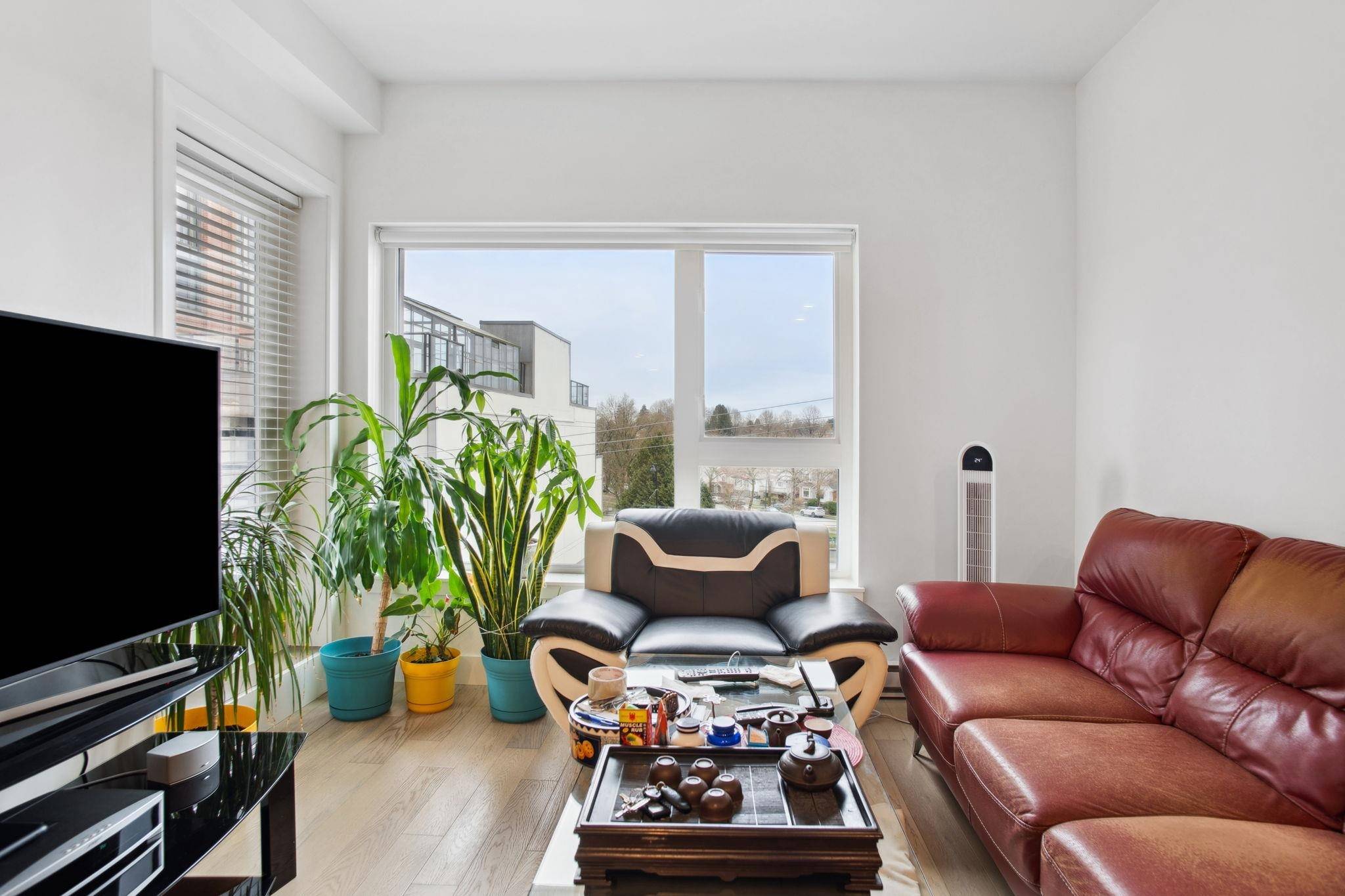 Vancouver, BC V5R 4S9,2666 Duke ST #407