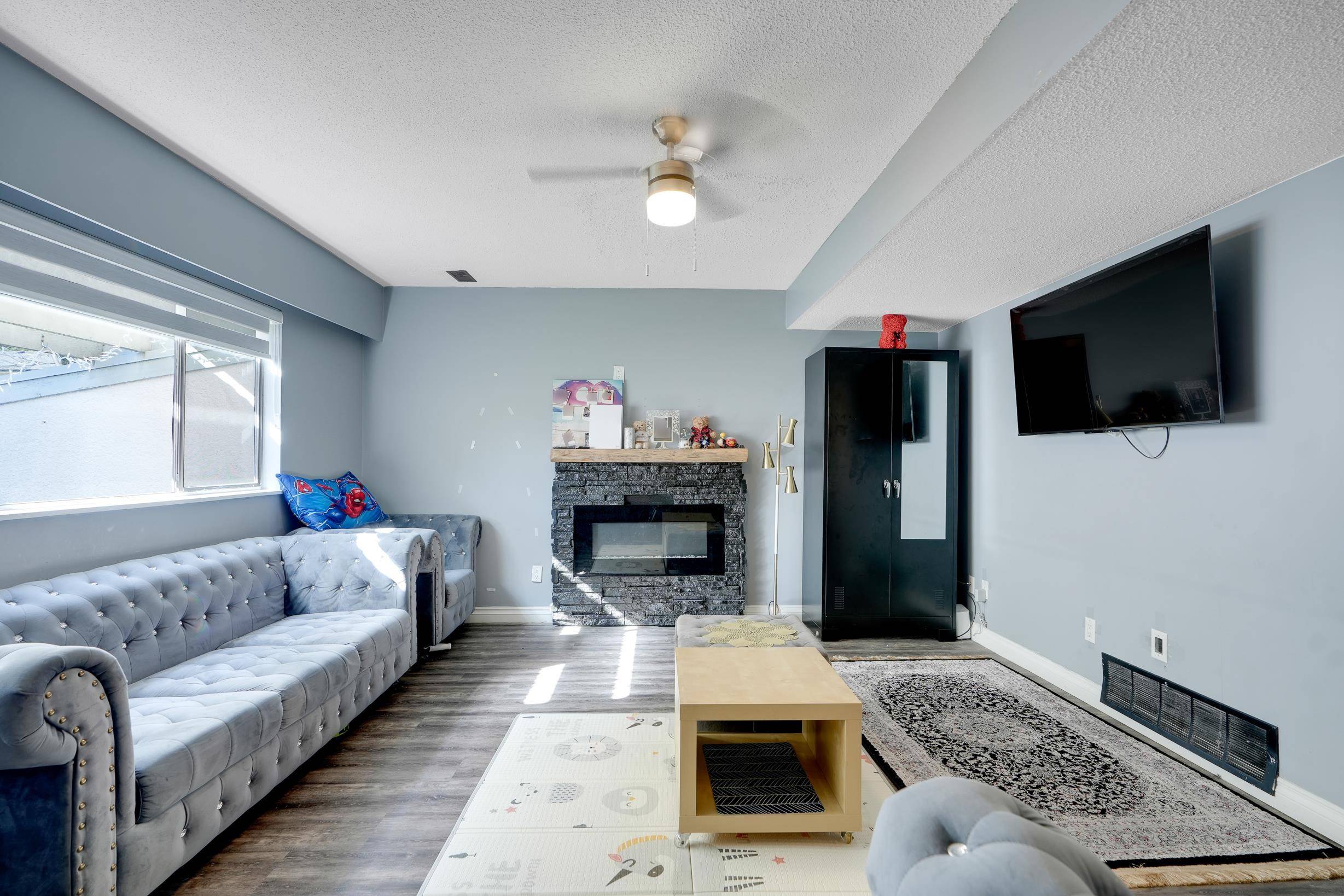 Langley, BC V3A 5X1,5271 204 ST #16
