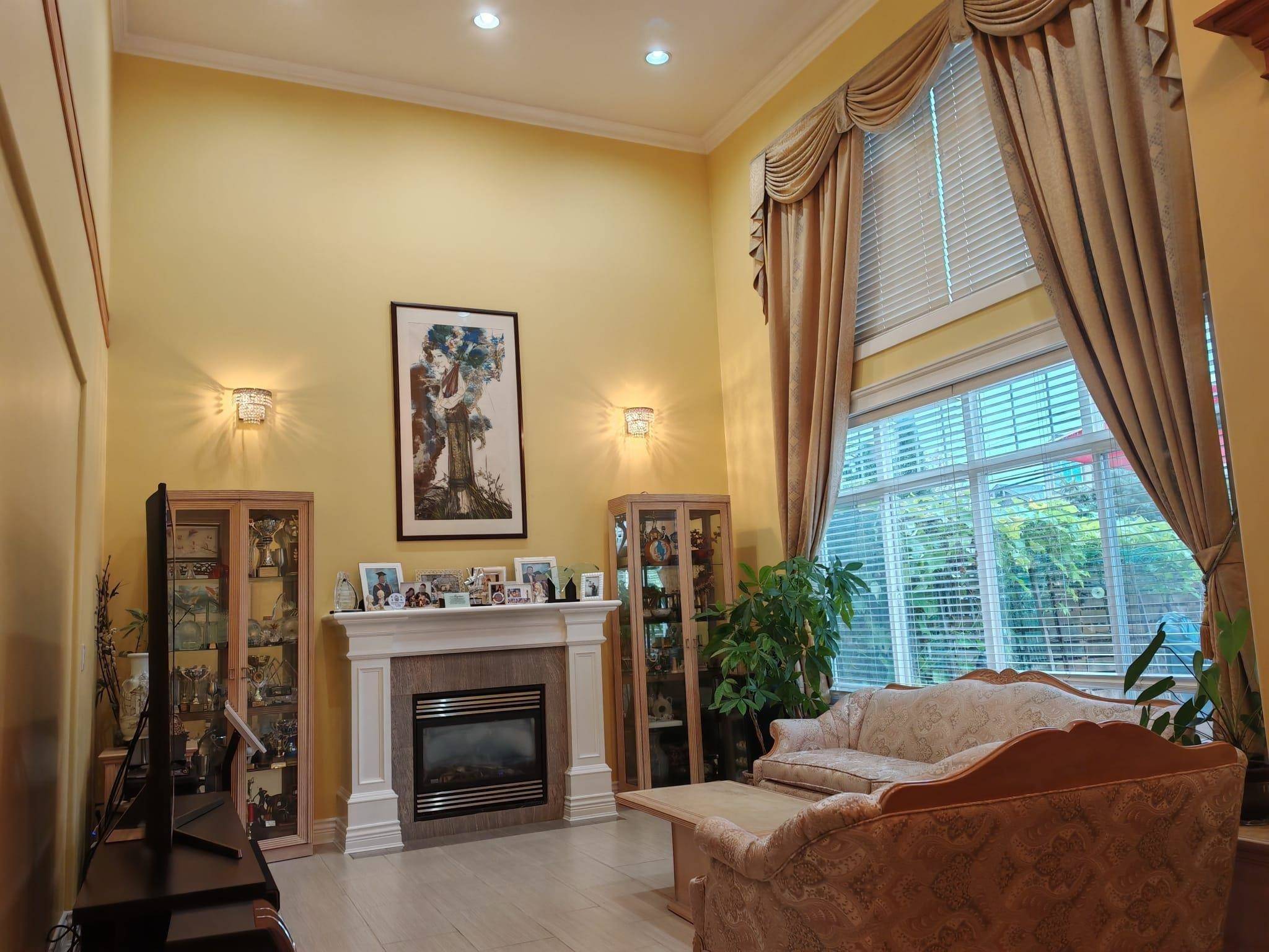 Richmond, BC V7A 1W1,9211 No. 3 RD
