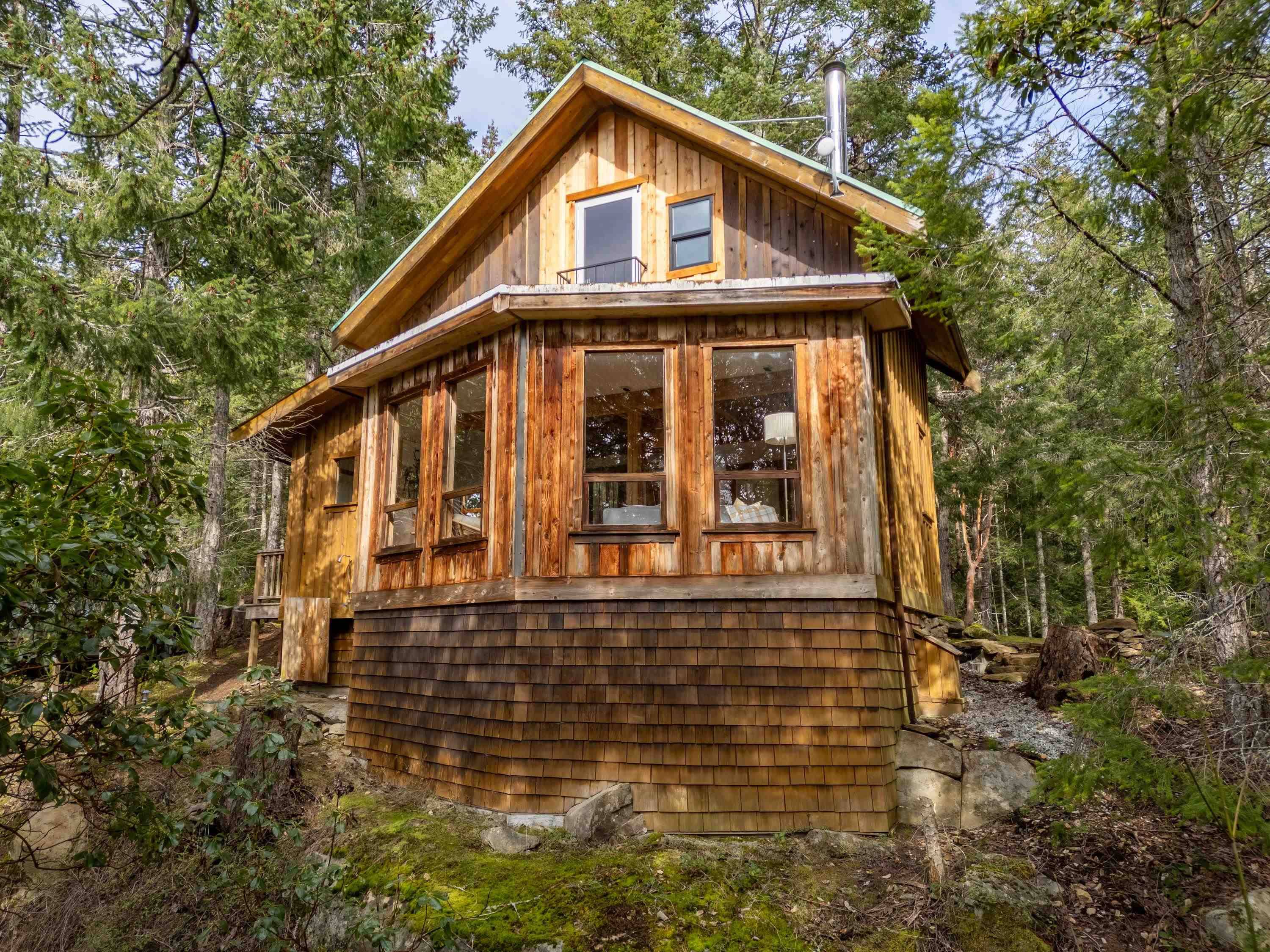 Galiano Island, BC V0N 1P0,390 Juniper LN