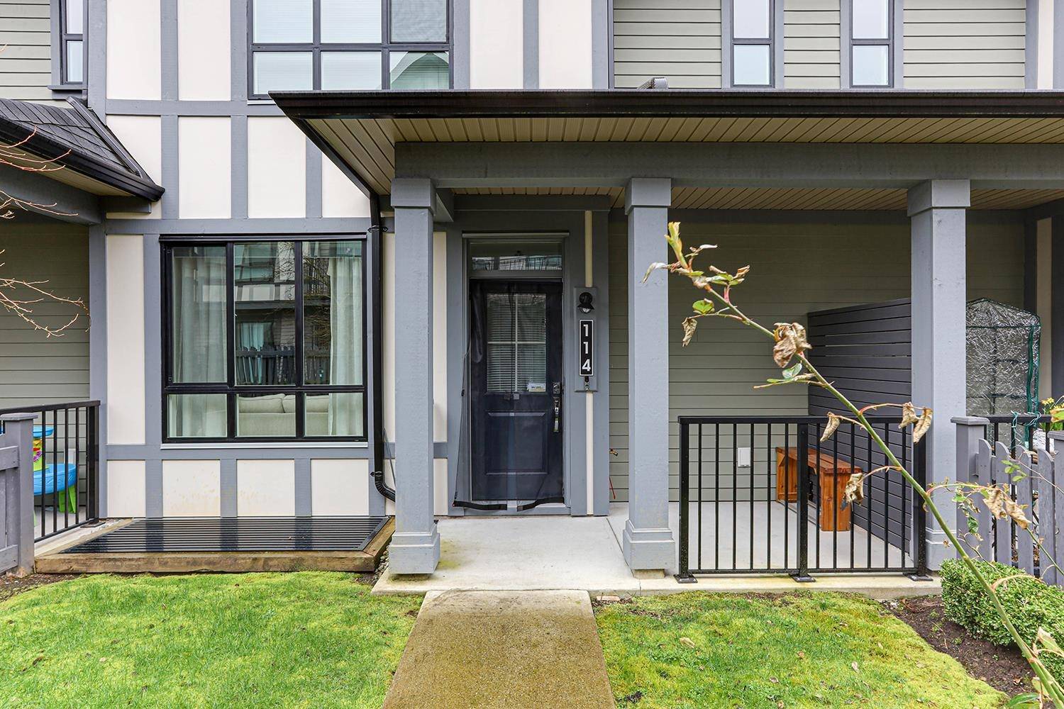 Coquitlam, BC V3E 0N2,3500 Burke Village Promenade #114