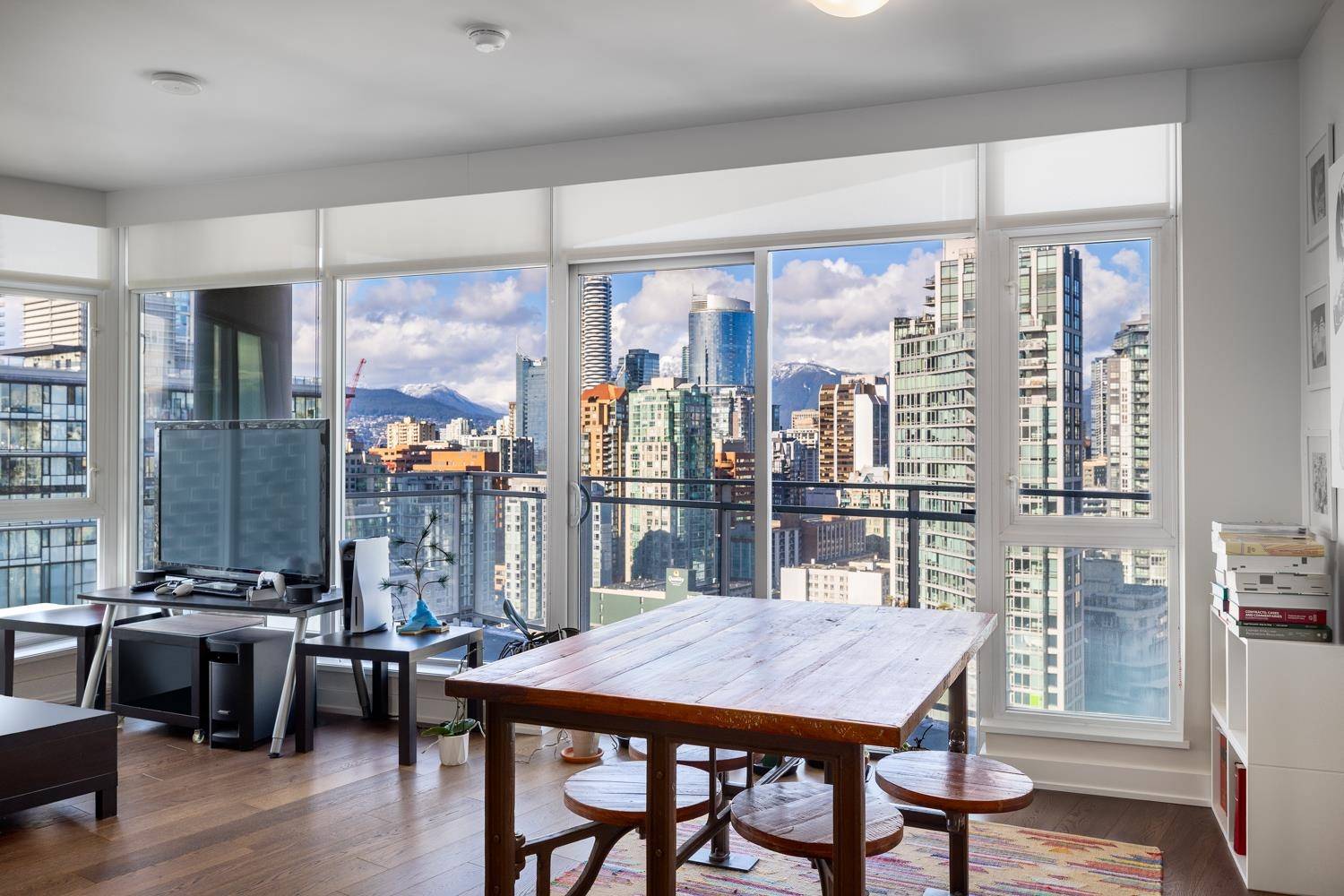 Vancouver, BC V6B 0L1,1372 Seymour ST #2803