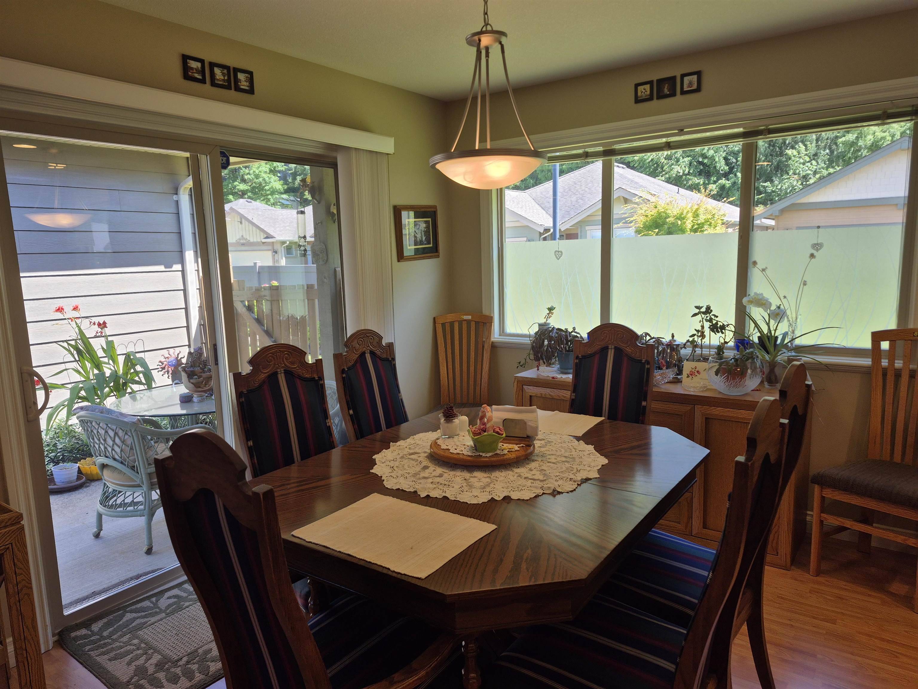 Chilliwack, BC V2R 5W6,46000 Thomas RD #100