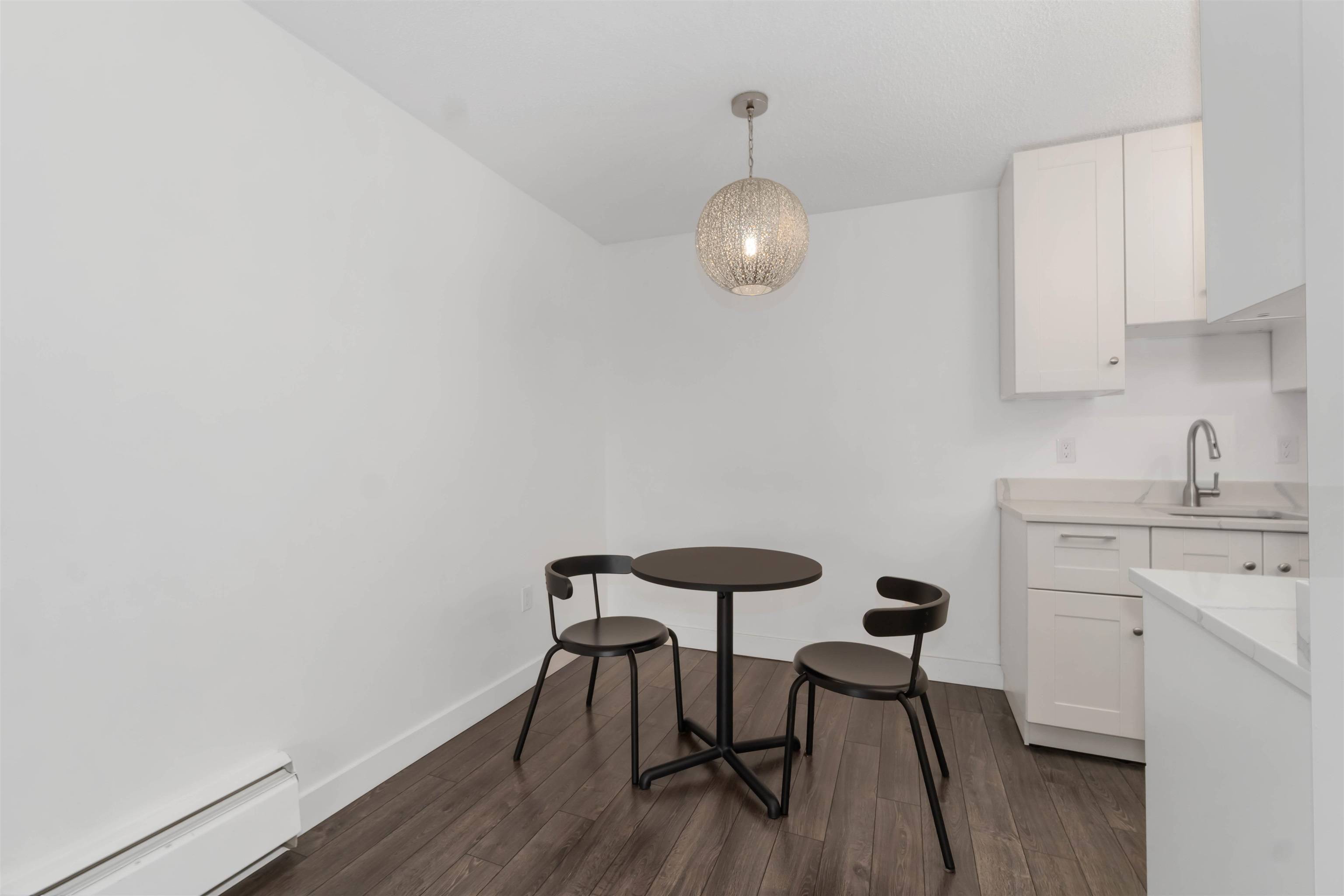 North Vancouver, BC V7M 1C9,275 W 2nd ST #302