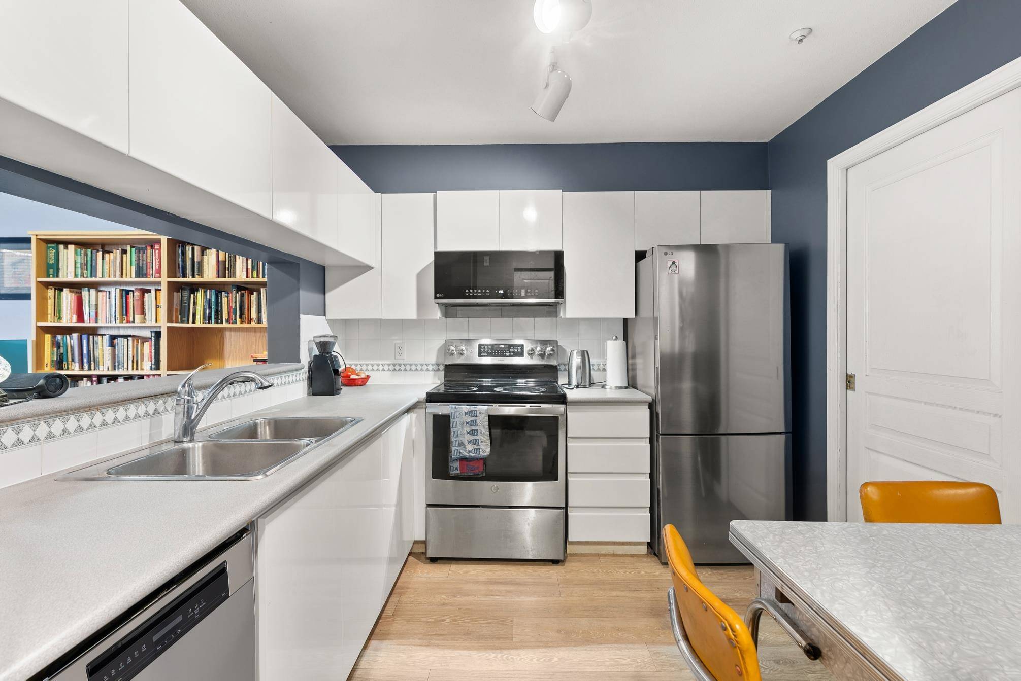 Vancouver, BC V5S 4T1,8420 Jellicoe ST #103