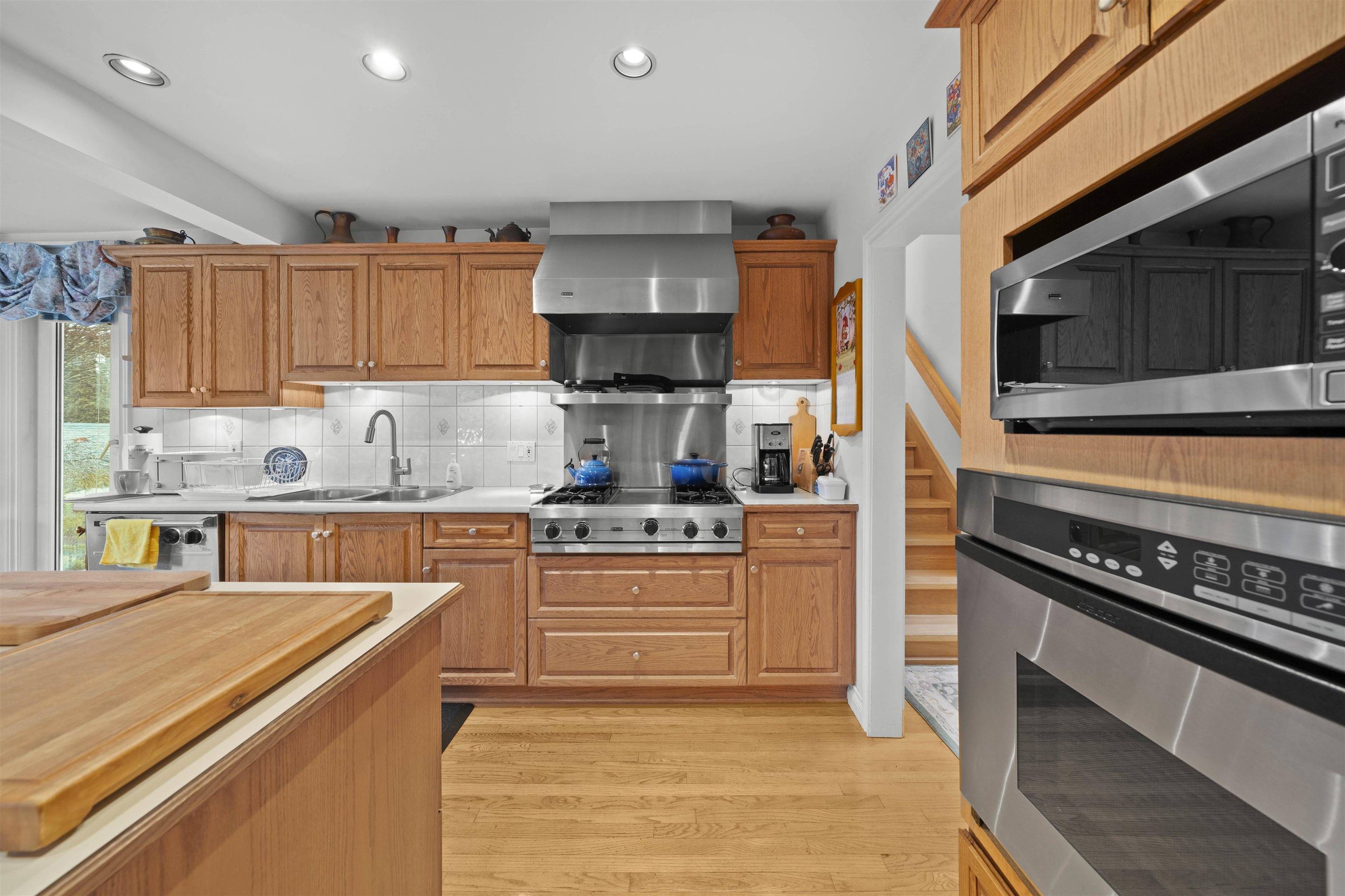 Richmond, BC V7C 1X9,8511 Fairfax CRES
