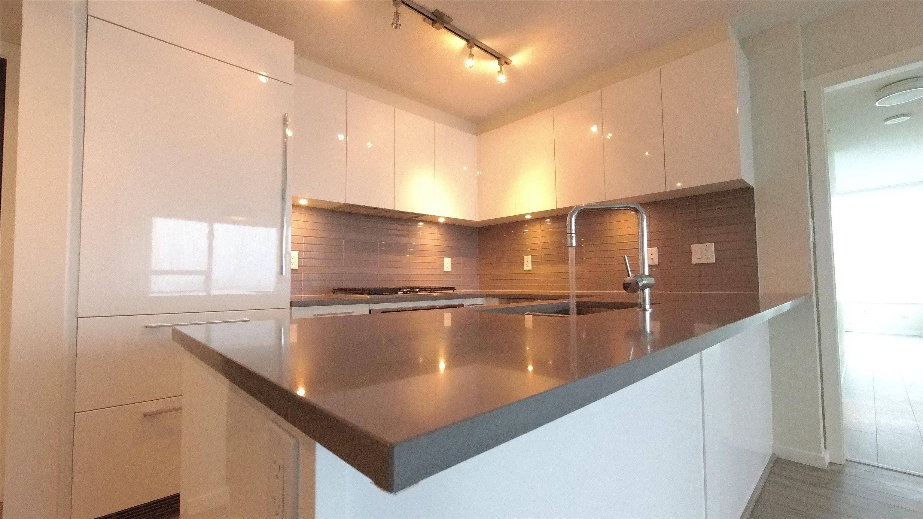 Burnaby, BC V5H 0C7,6658 Dow AVE #3509