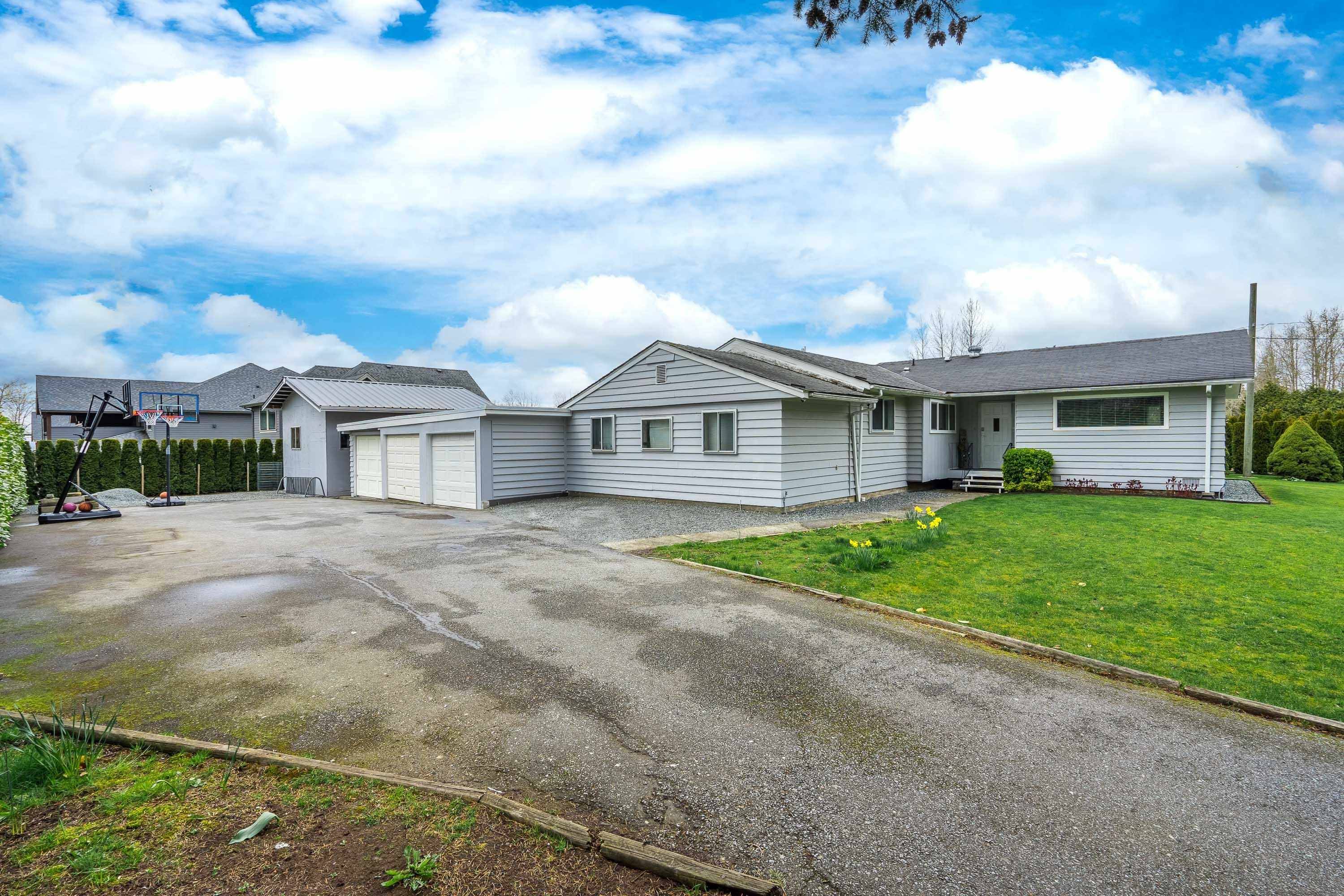 Langley, BC V2Z 1W5,1361 200 ST