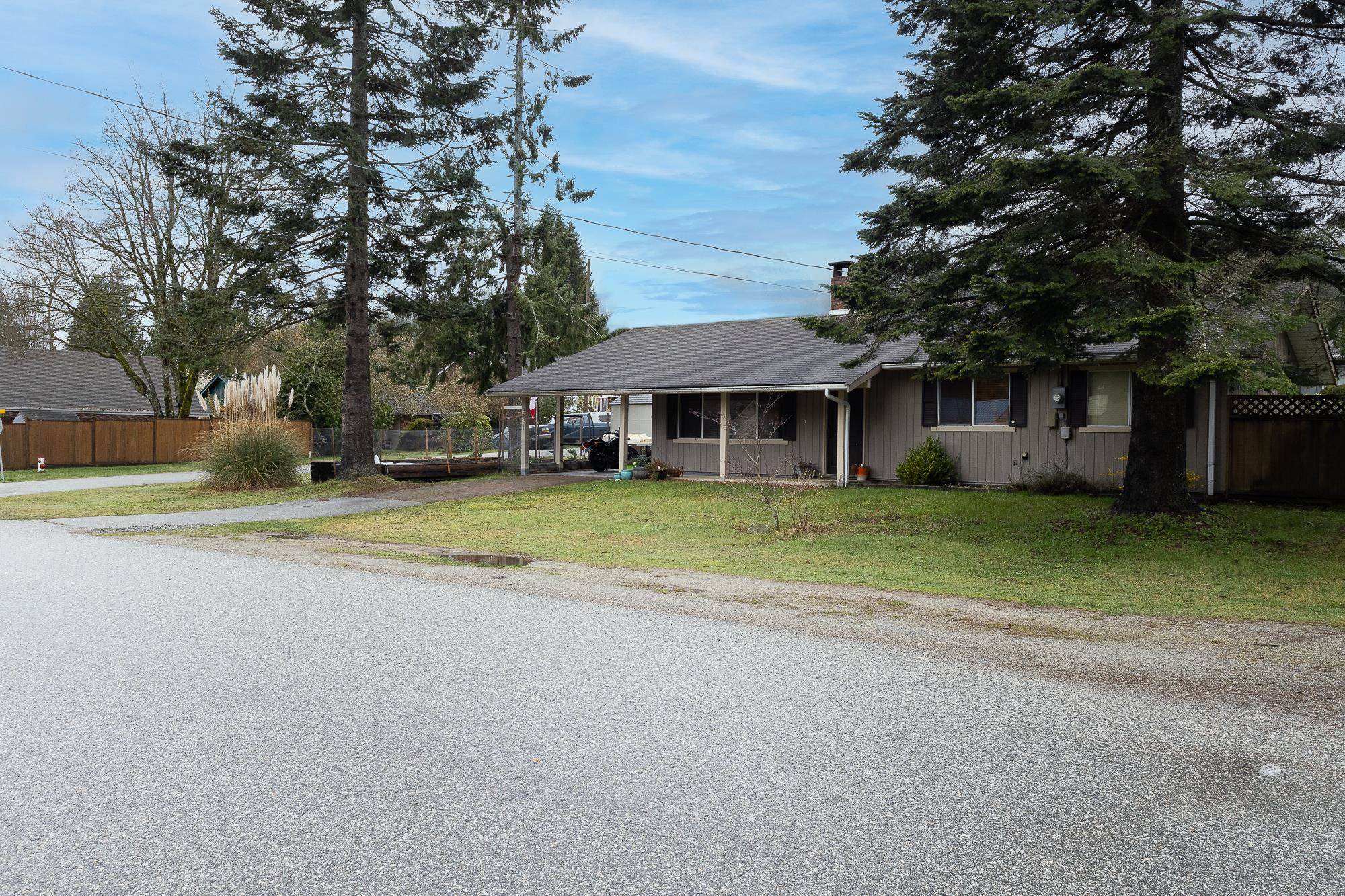 Gibsons, BC V0N 1V8,331 Cochrane RD