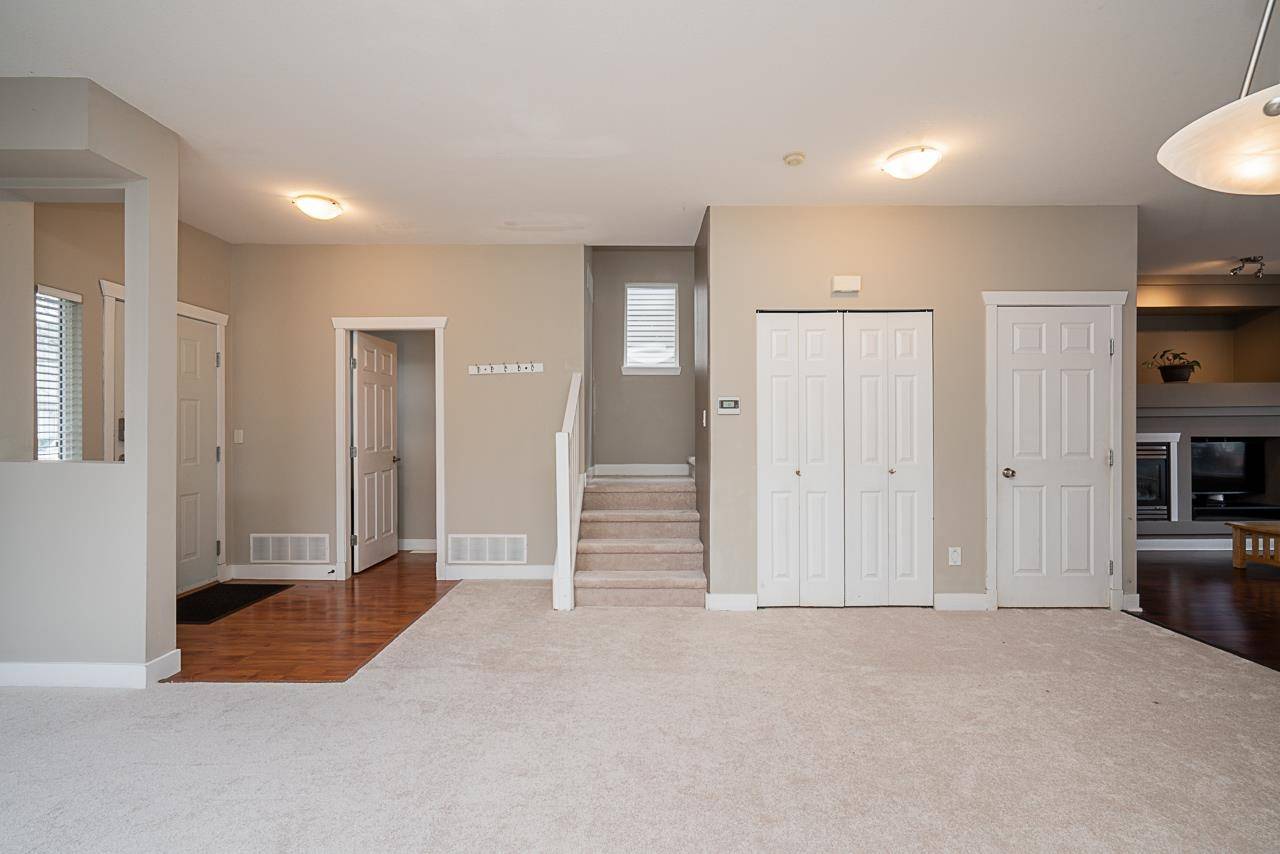 Surrey, BC V3S 0Z2,16770 63 AVE