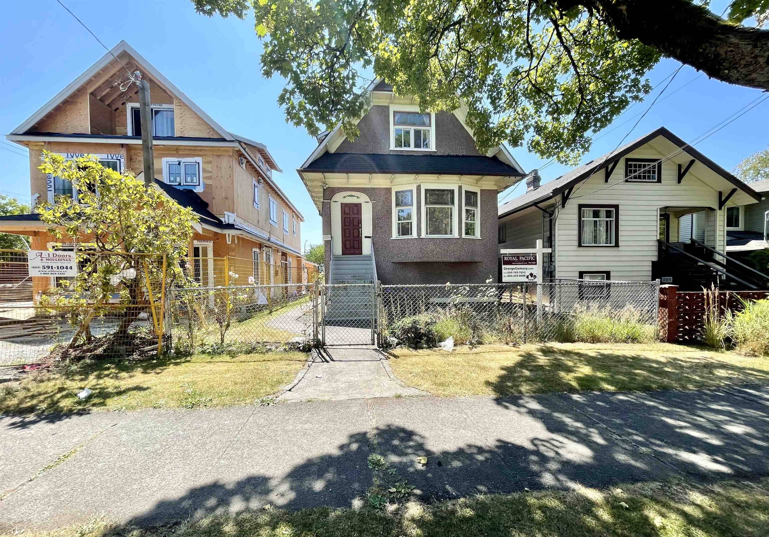 Vancouver, BC V5L 1X4,2250 E Pender ST
