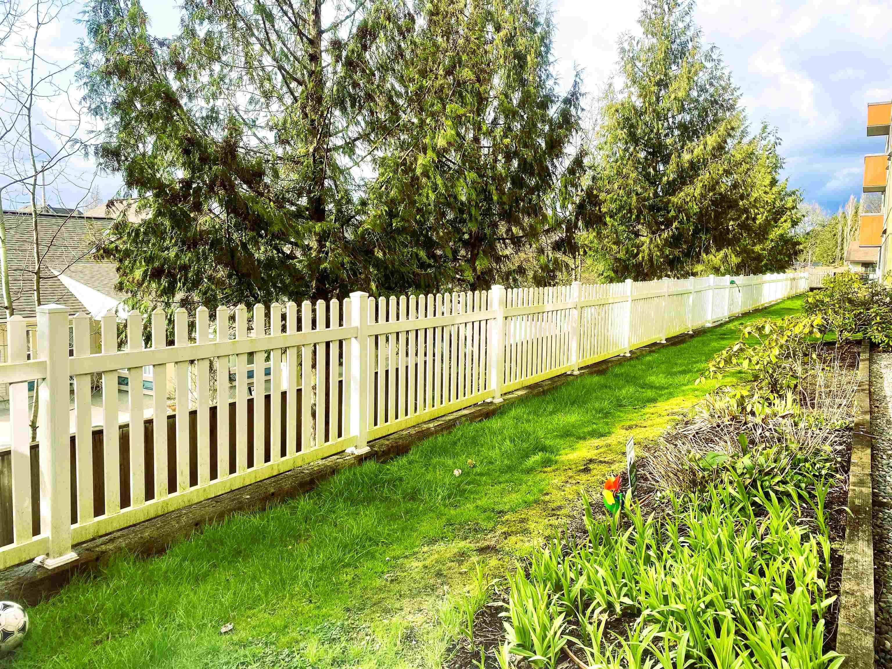Maple Ridge, BC V2X 6M2,12075 228 ST #108