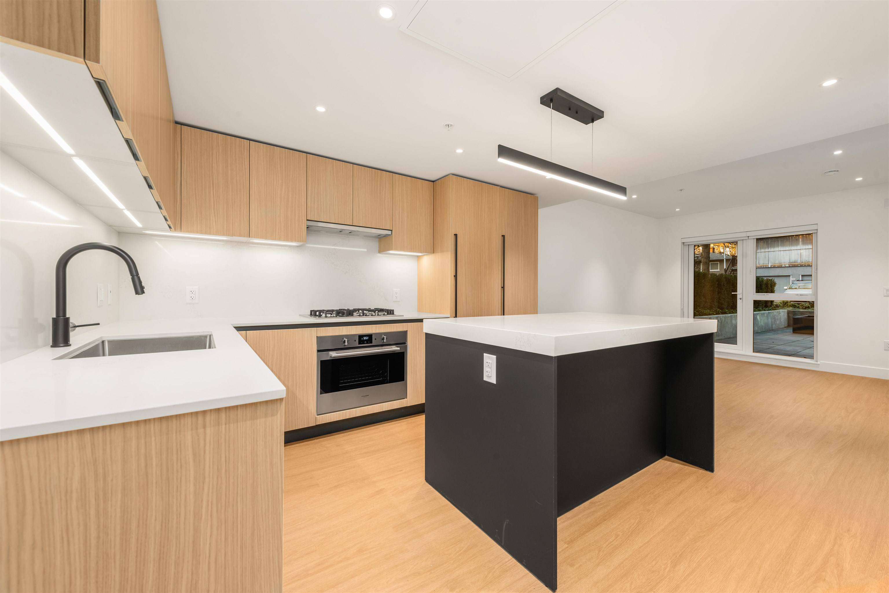Vancouver, BC V5N 0J5,2235 E Broadway #203