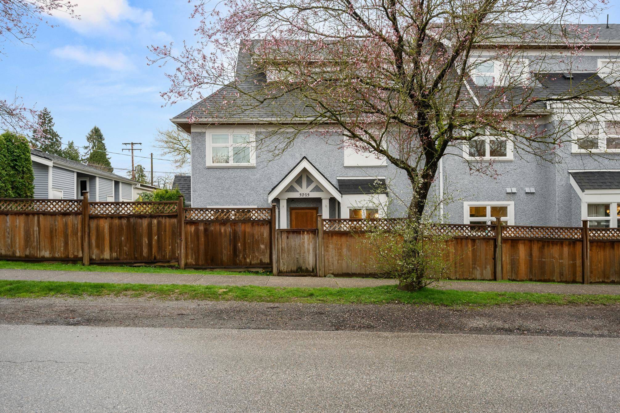 Vancouver, BC V5Y 3Z9,3203 Manitoba ST