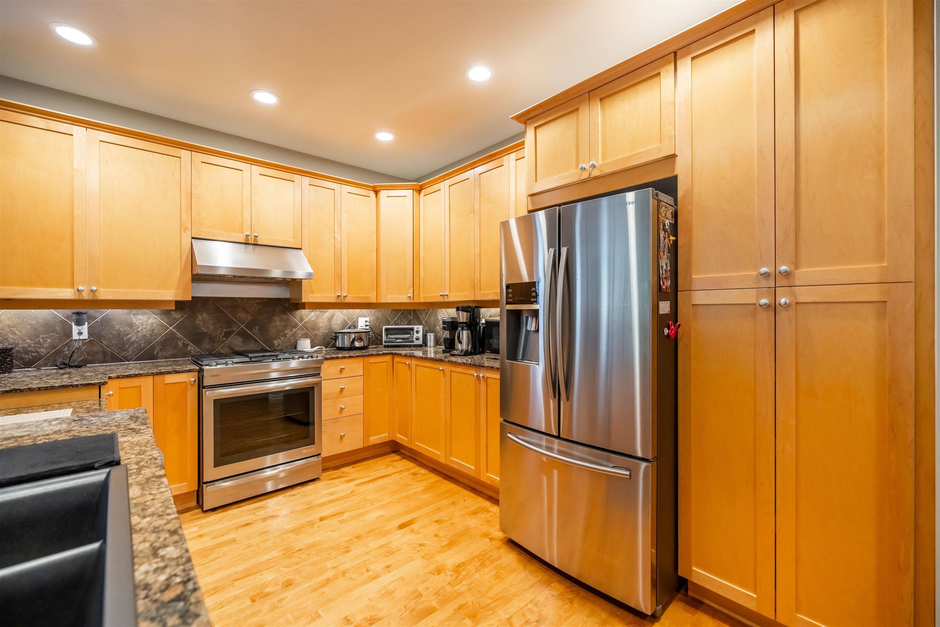 Langley, BC V2Y 2X5,20426 67a AVE
