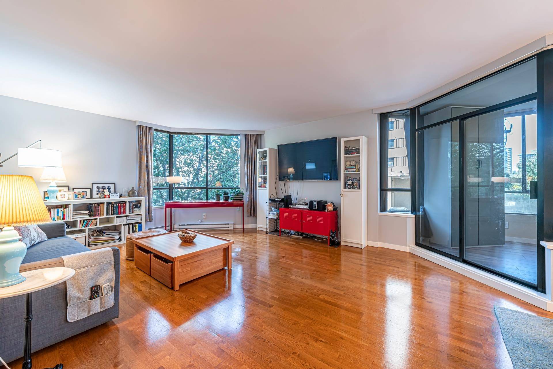 Vancouver, BC V6G 3A7,738 Broughton ST #203