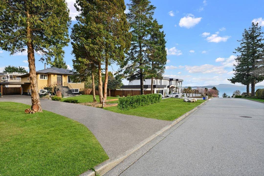 White Rock, BC V4B 3L8,1466 Kerfoot RD