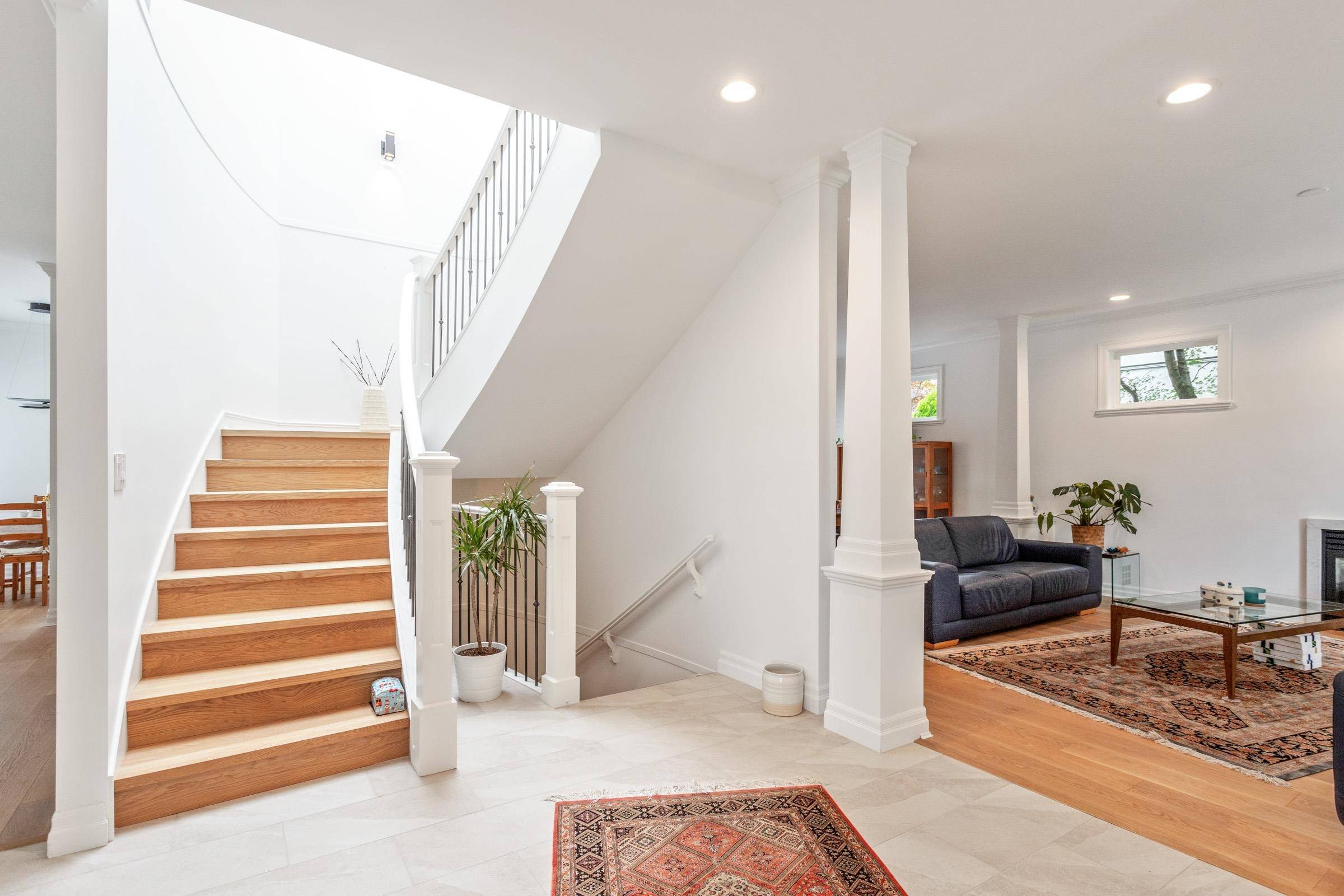 West Vancouver, BC V7V 2H9,2459 Mathers AVE