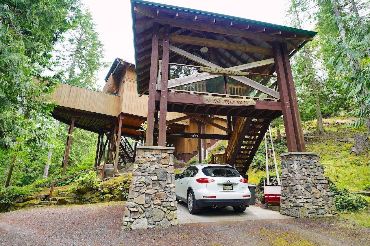 Mayne Island, BC V0N 2J2,486 Bluff WAY