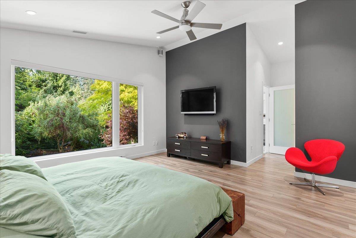West Vancouver, BC V7W 2R6,5664 Marine DR