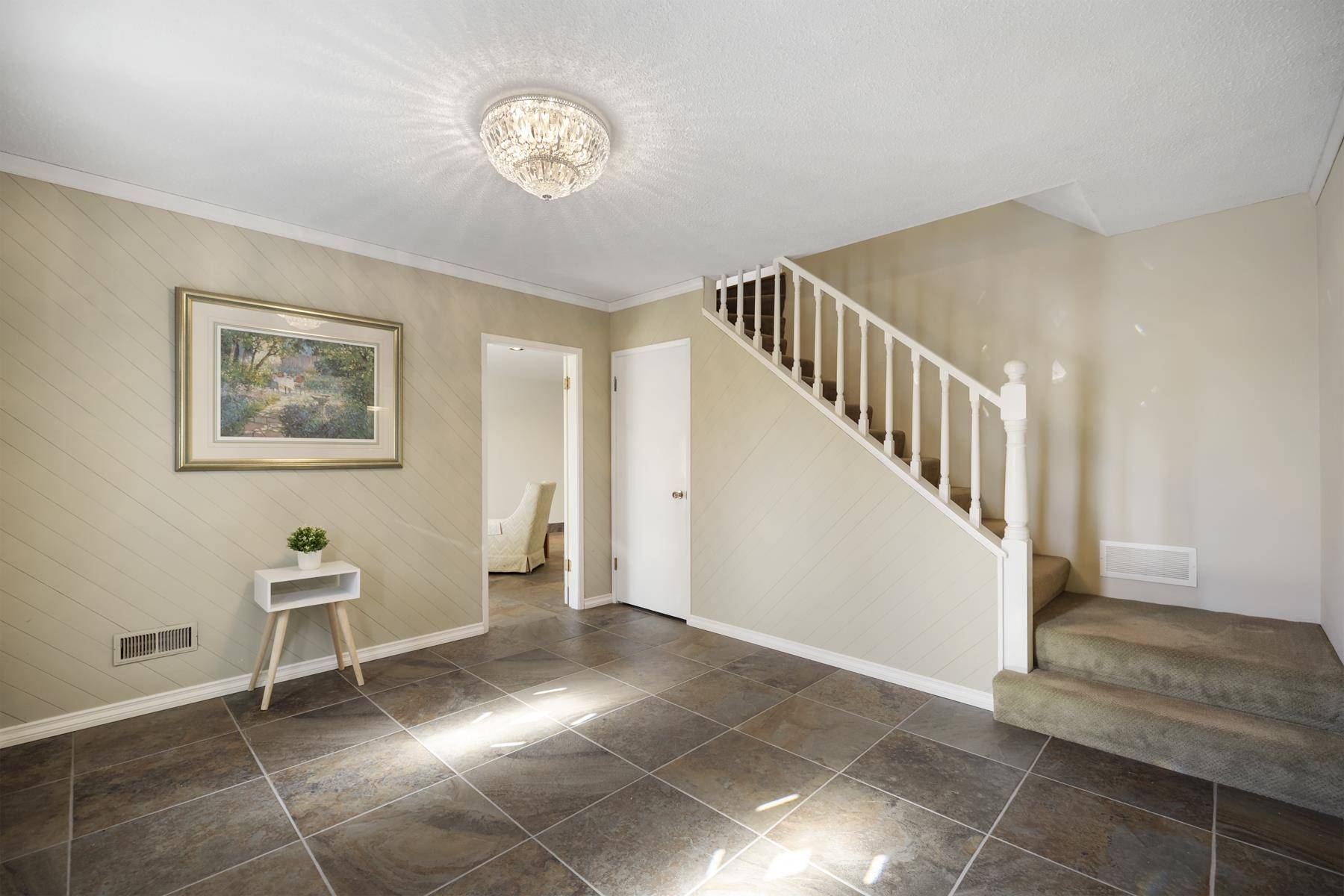 North Vancouver, BC V7H 1C4,2932 Brixham RD