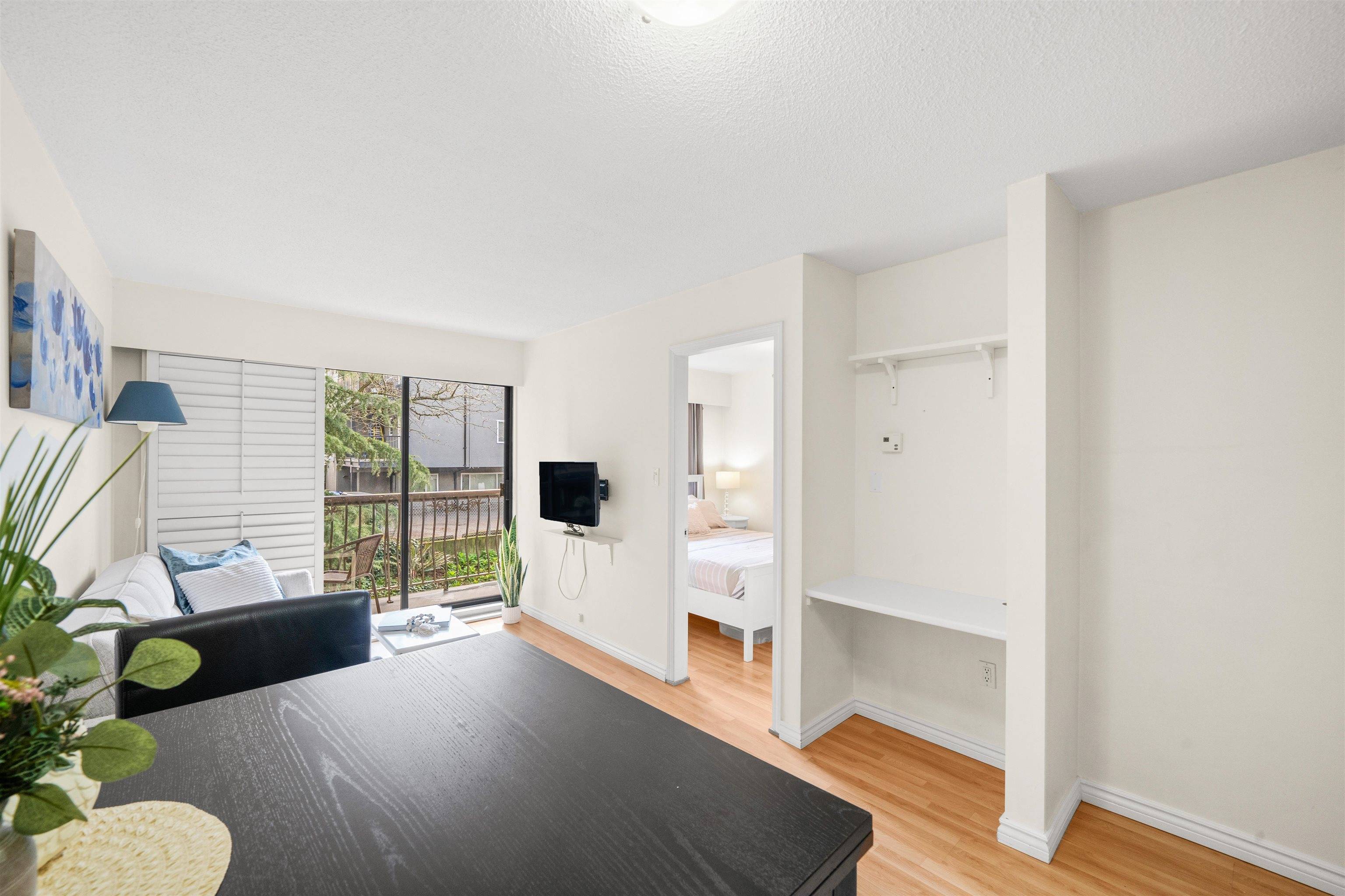 Vancouver, BC V6J 3T6,2330 Maple ST #208