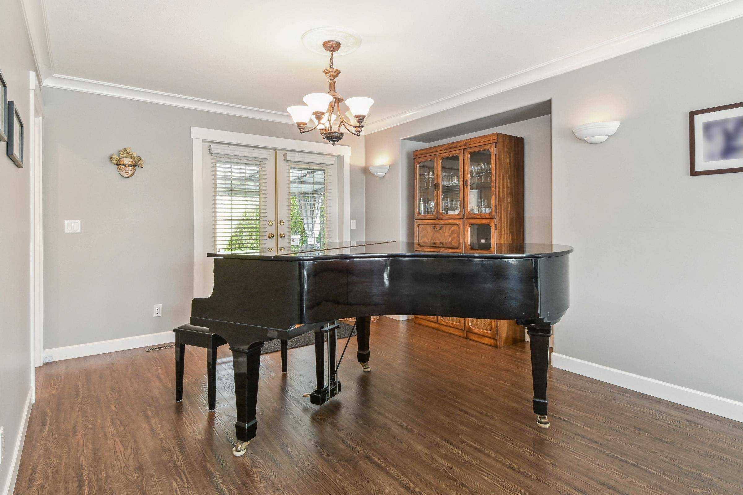 Surrey, BC V4N 2X4,9165 159 ST