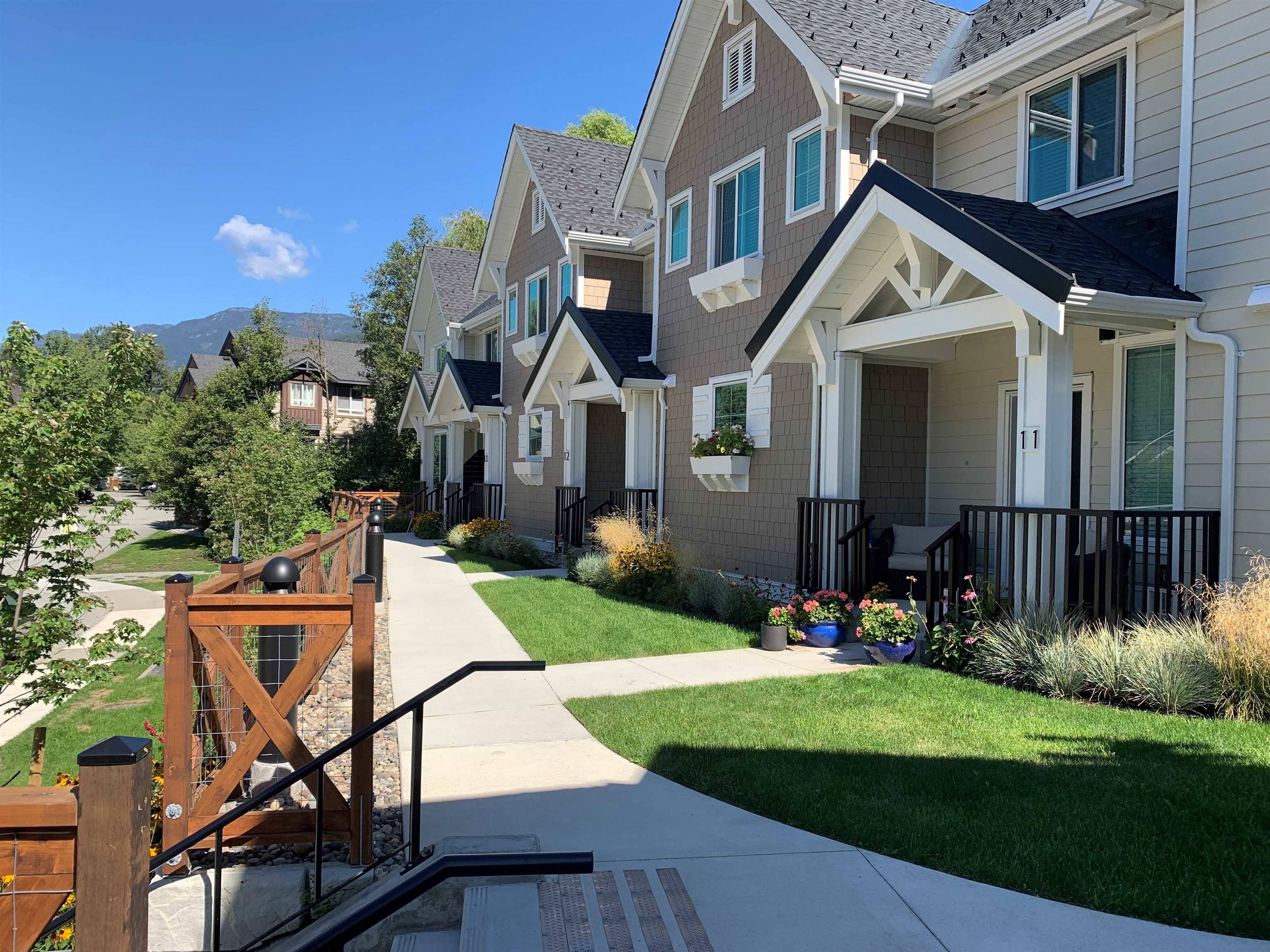 Pemberton, BC V0N 2L1,7360 Crabapple CT #11